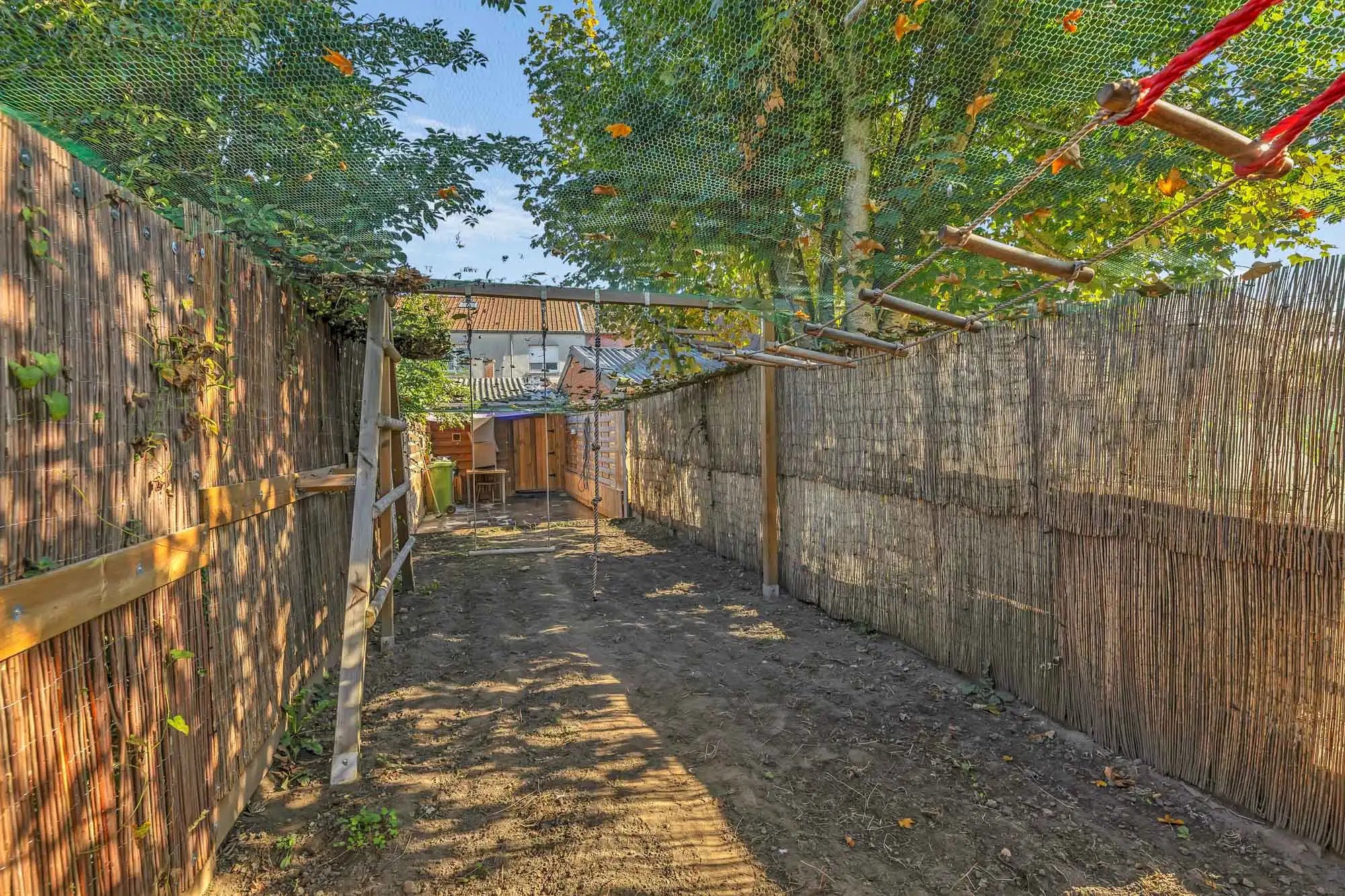 Instapklare woning met tuin nabij centrum foto 17