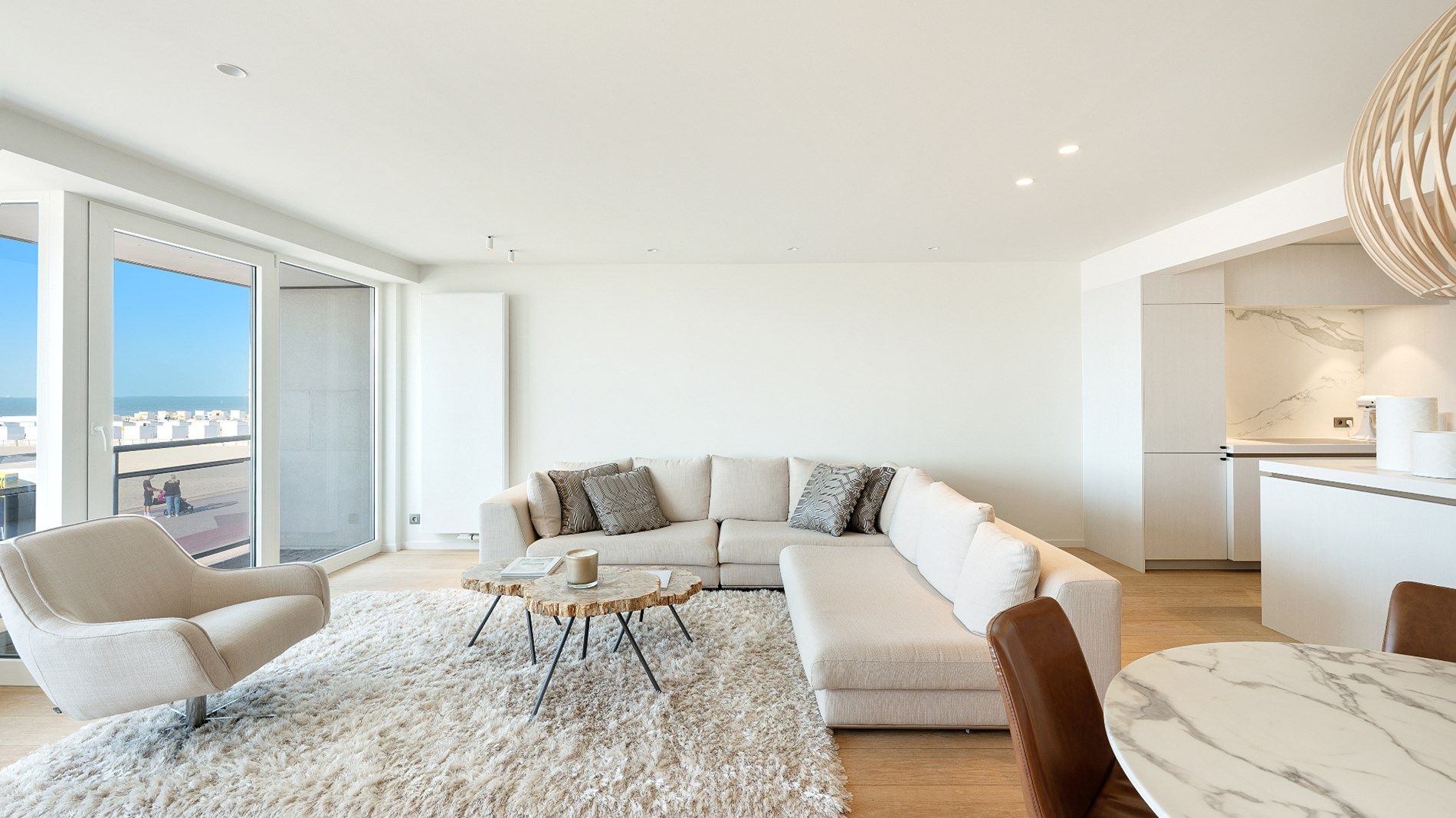 Prachtig gerenoveerd appartement met breed frontaal zeezicht, vlakbij het Albertplein foto 6