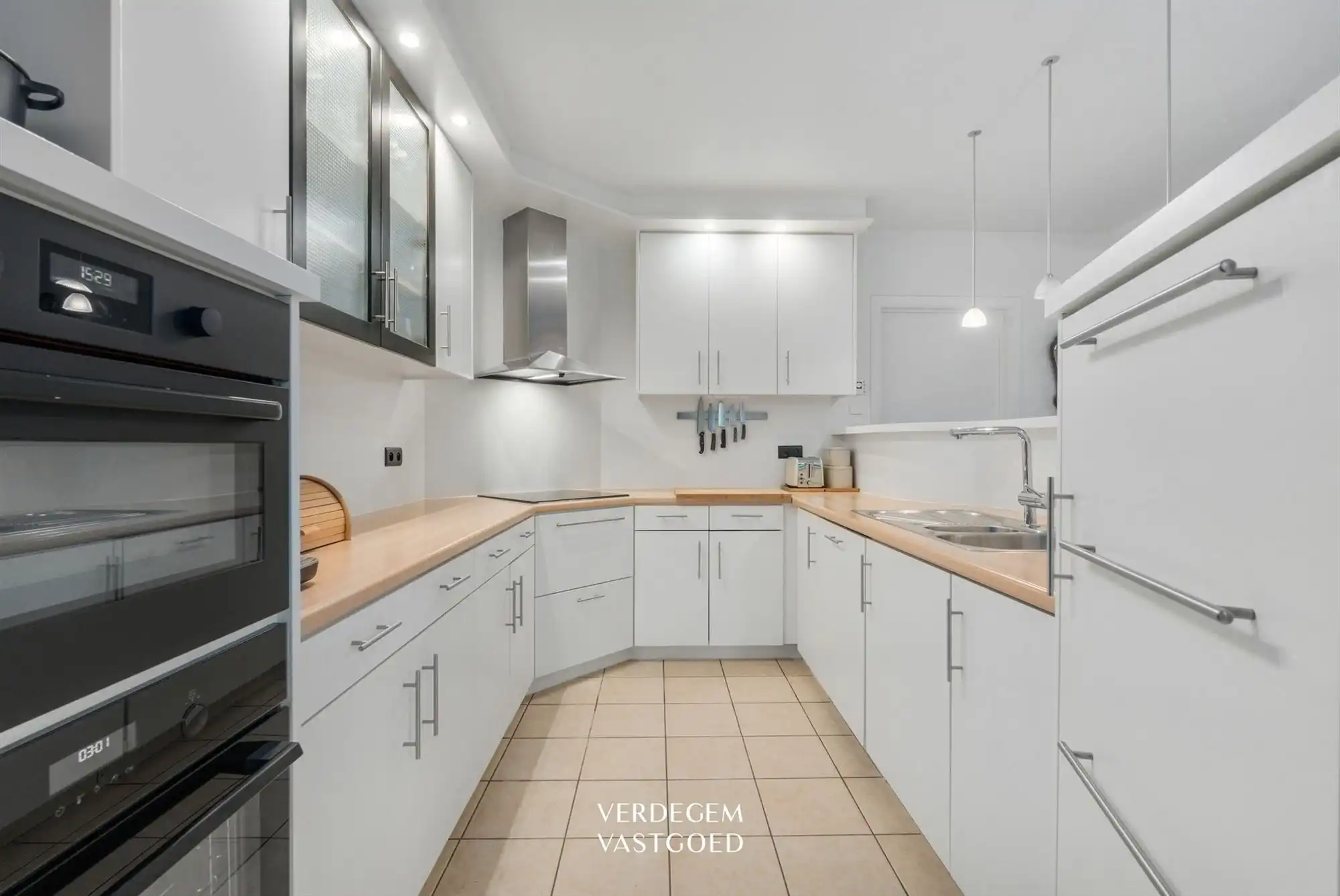 Prachtige villa met 5 slaapkamers en heerlijke tuin foto 9