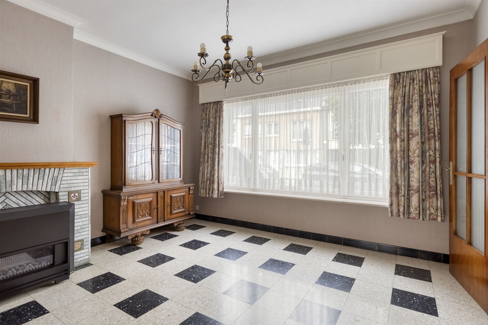 Zeer gunstig gelegen burgerwoning met o.m. 3 slpks. foto 3