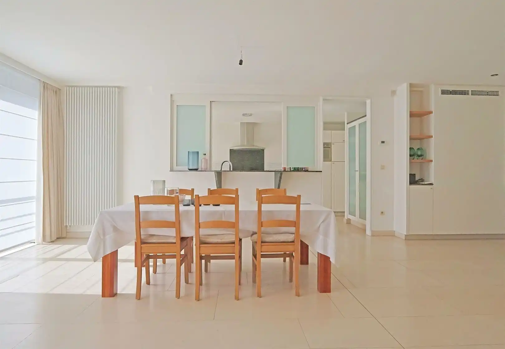 Instapklaar drie-slaapkamer appartement in het centrum foto 6