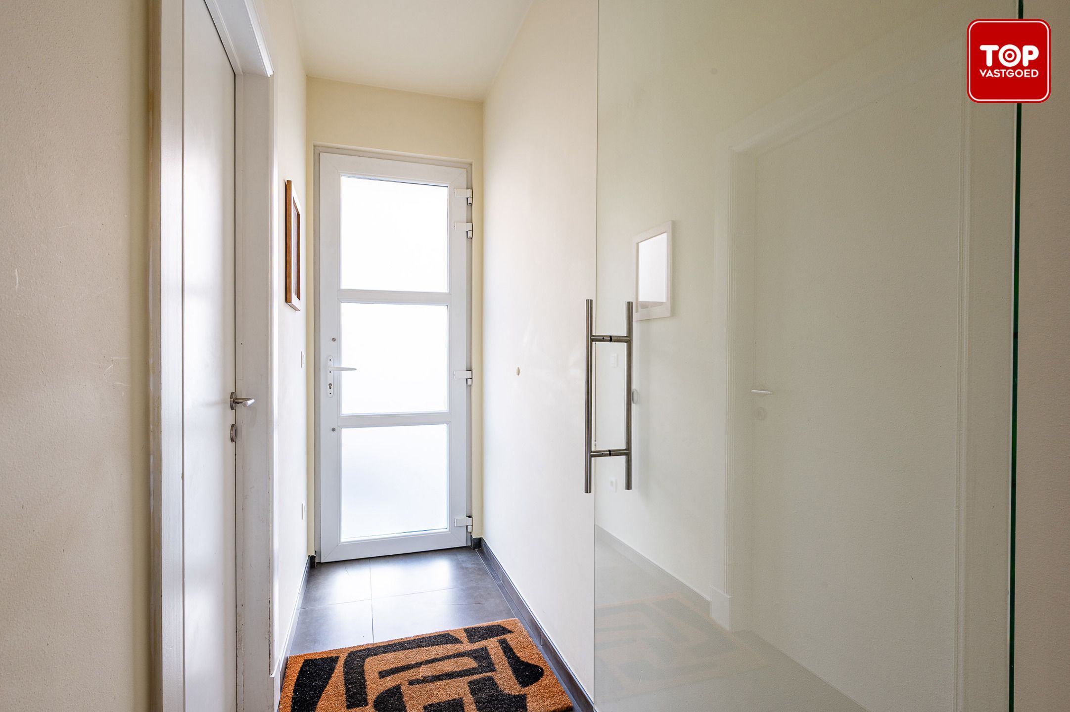 Instapklare en energiezuinige woning met zonnige tuin vlakbij de Bourgoyen foto 4