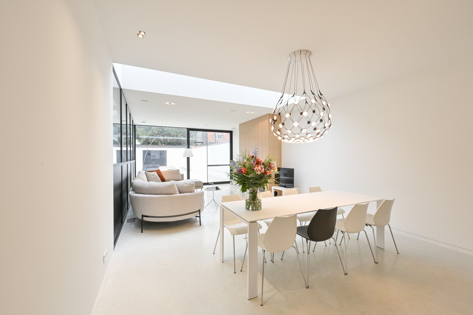 Prachtige, instapklare woning gelegen in Oud Knokke, aan de rand van het Zoute. foto 4