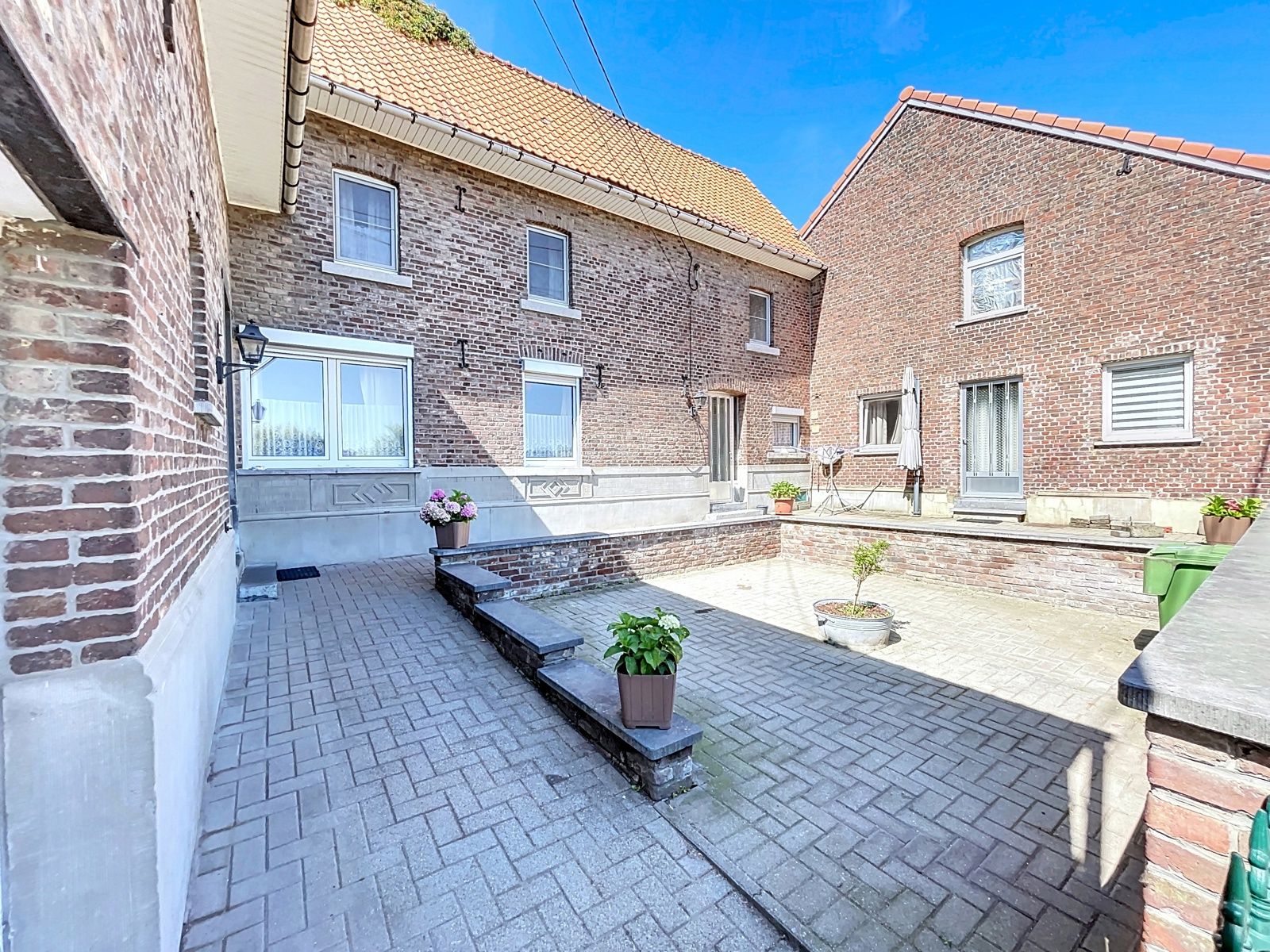 Authentieke hoeve met 8 kamers en tuin - deels gerenoveerd. foto 4