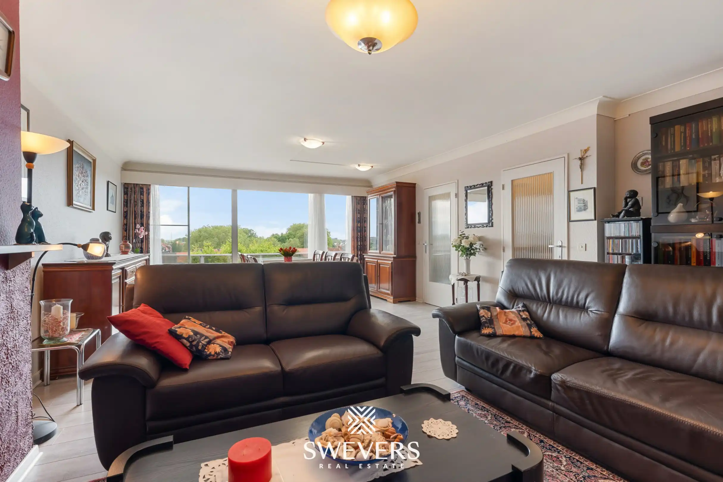 Ruim appartement met panoramisch uitzicht en garagebox nabij het centrum van Hasselt foto 6