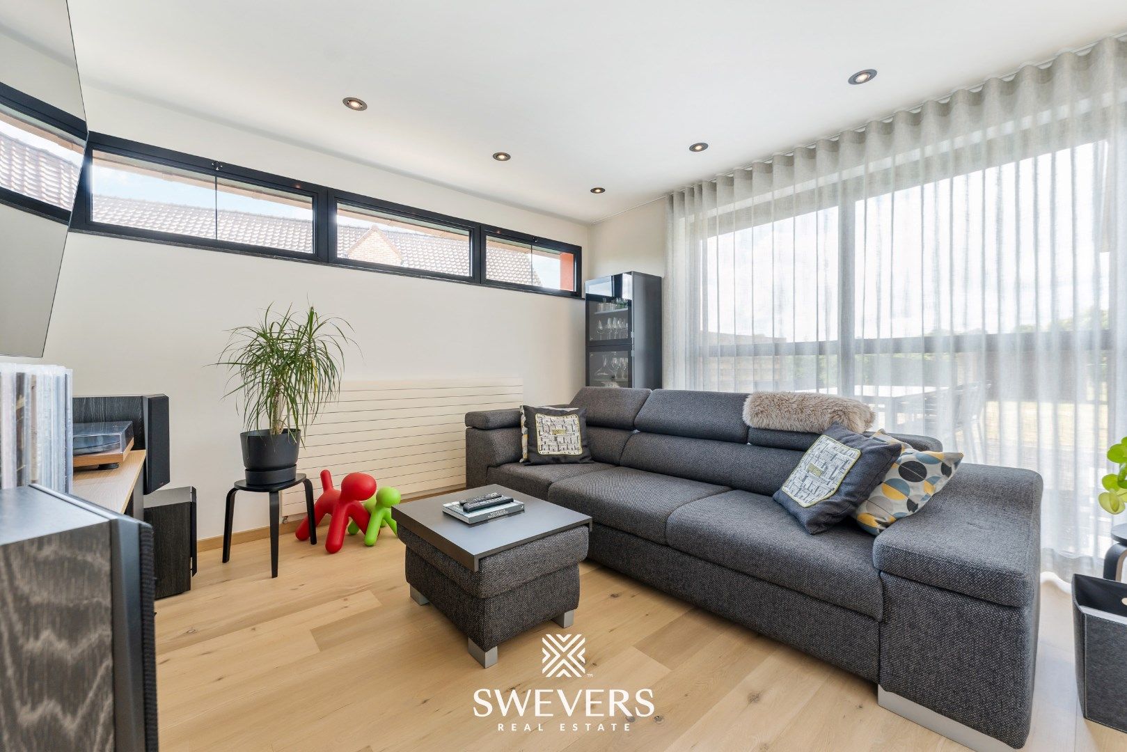 Unieke woning op 8a 86ca in doodlopende straat te Diepenbeek foto 3