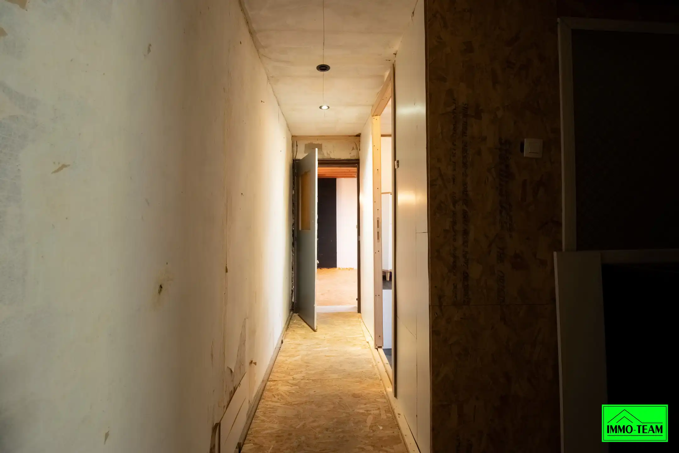 Ruim café met woongelegenheid nabij centrum foto 22