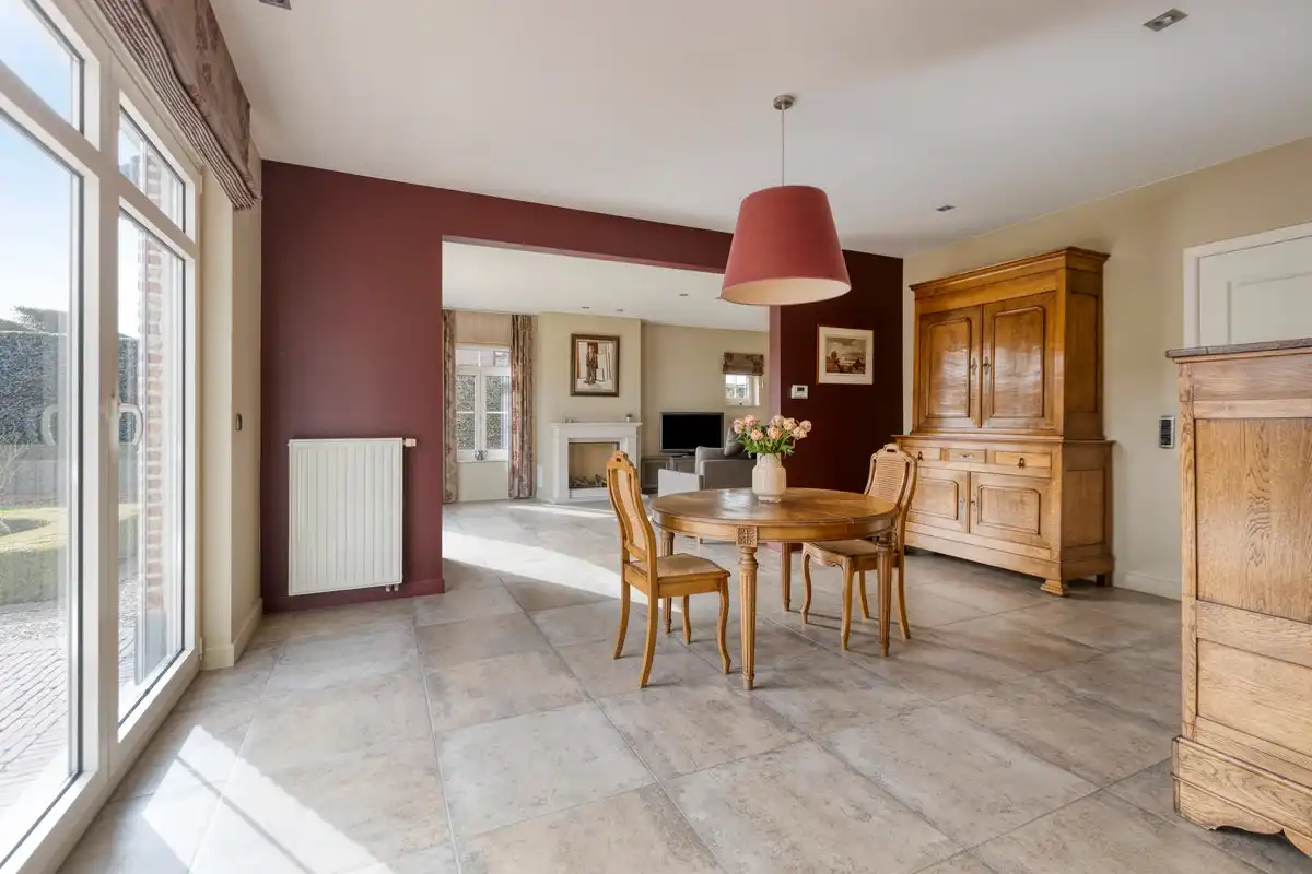 Ruime villa met prachtig aangelegde tuin in een rustige omgeving foto 7