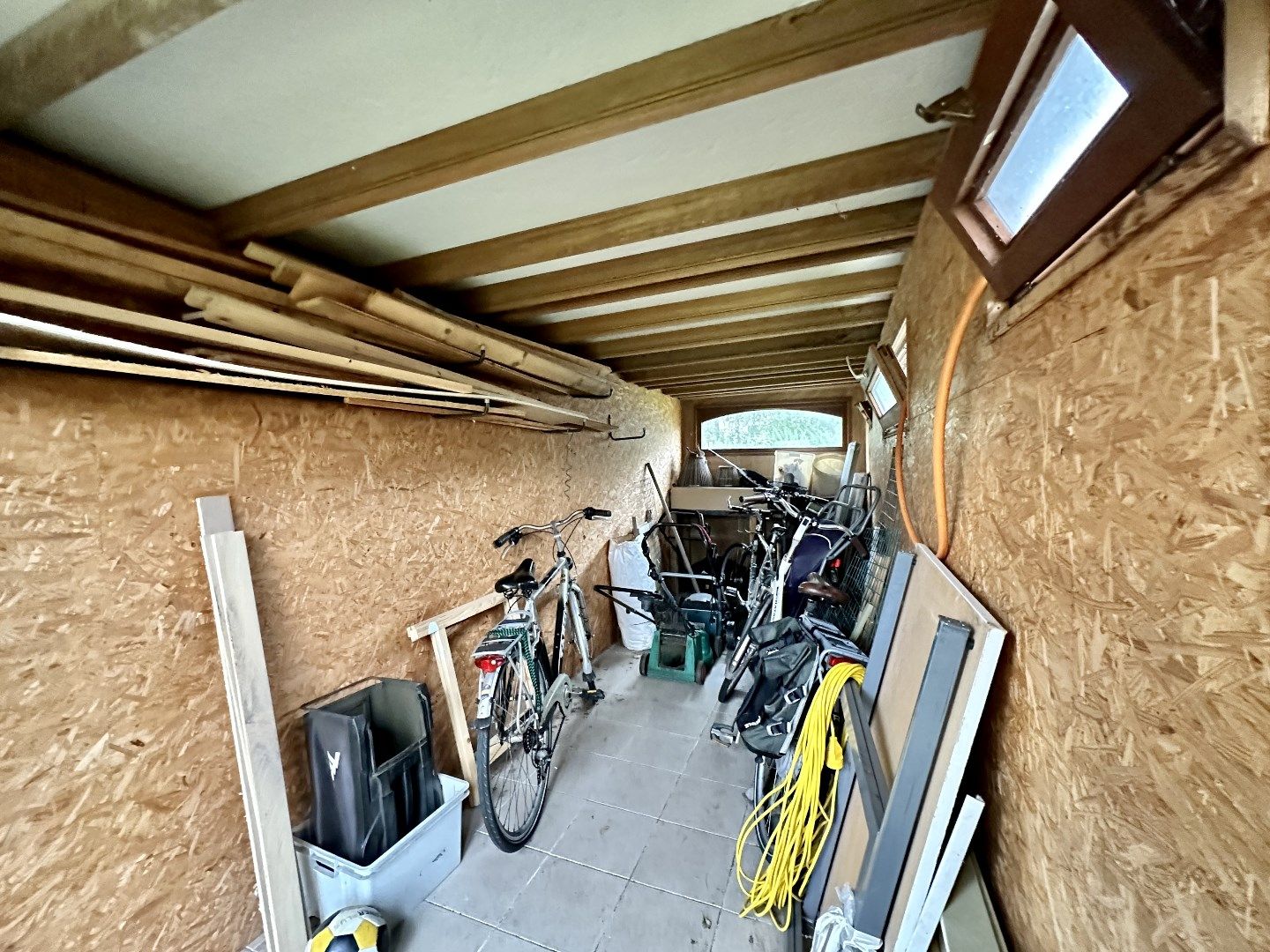 Instapklare rijwoning met tuin, Torhout foto 33