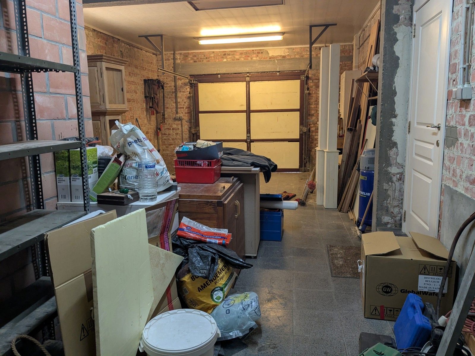 Ruime hoeve met mooie tuin + veel parking in rustig straatje foto 28