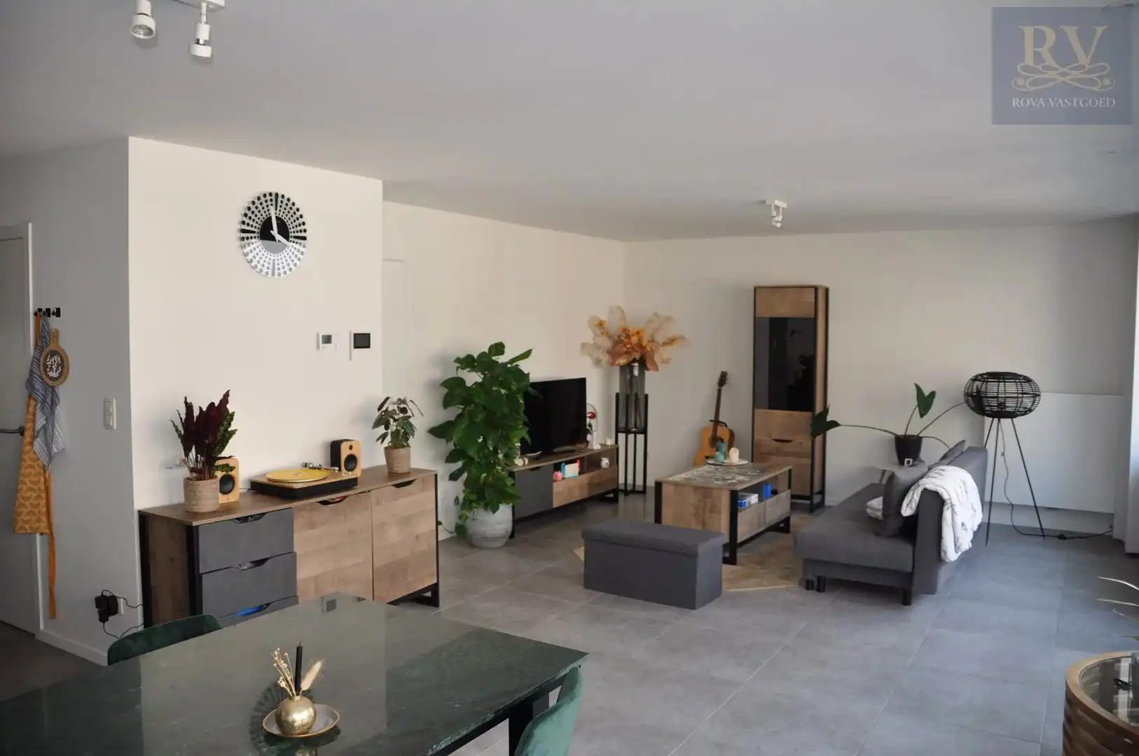 PRACHTIG EN RUIM APPARTEMENT MET 2 SLPK  IN HET CENTRUM VAN BILZEN foto 5