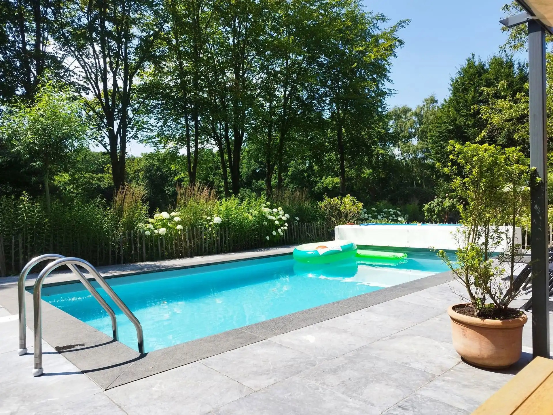 Langgevelhoeve met grote schuur, bakhuis en verwarmd zwembad foto 35