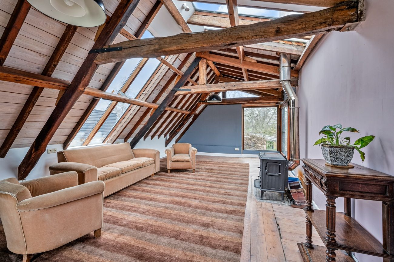 VERKOCHT!! Ruime alleenstaande volledig te renoveren woning met afzonderlijke garage op een makkelijk bereikbare locatie in Desteldonk. foto 39