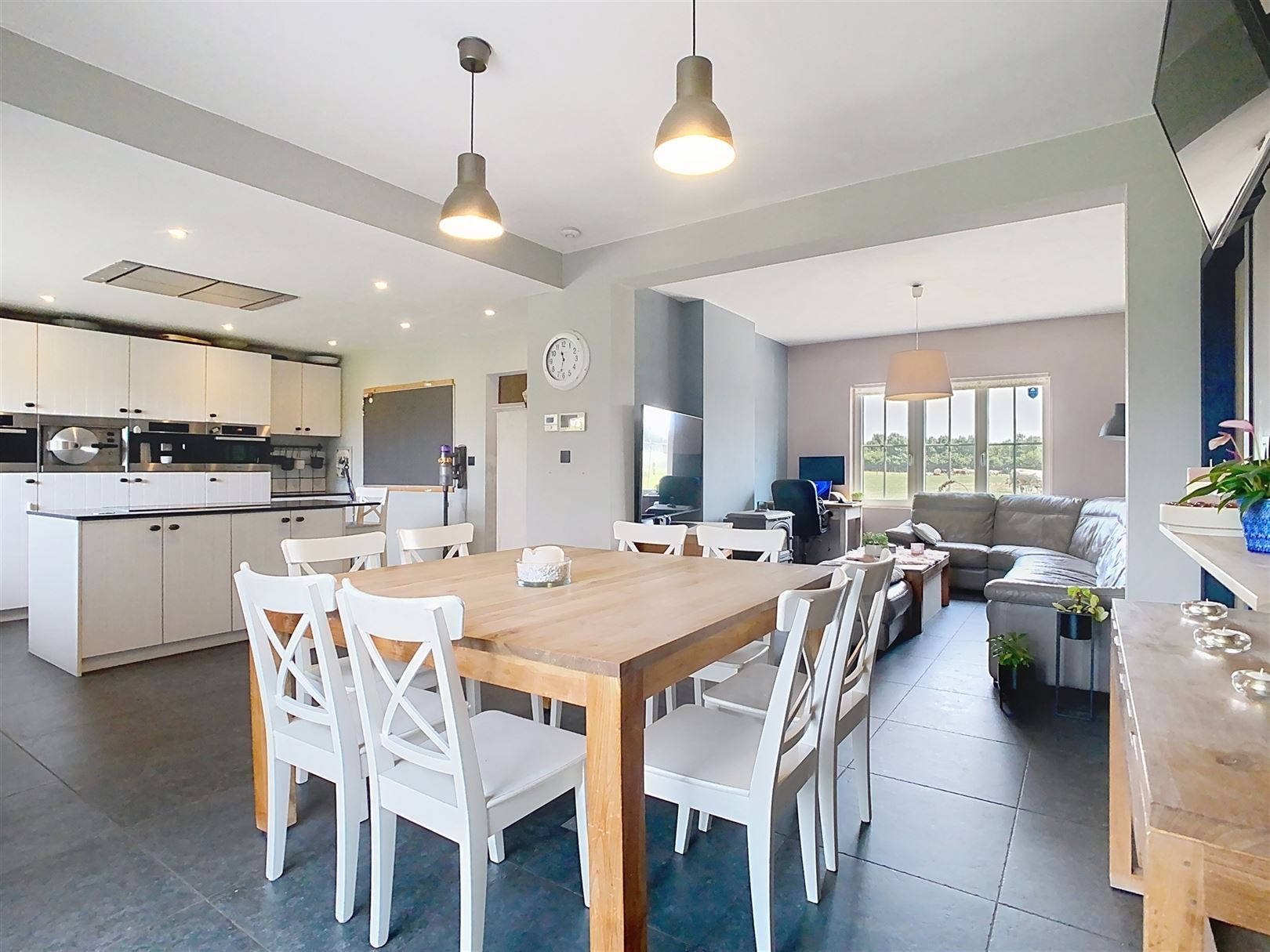 Instapklare en ruime woning, 4 slpks, terras, tuin, 3a 91ca foto 10