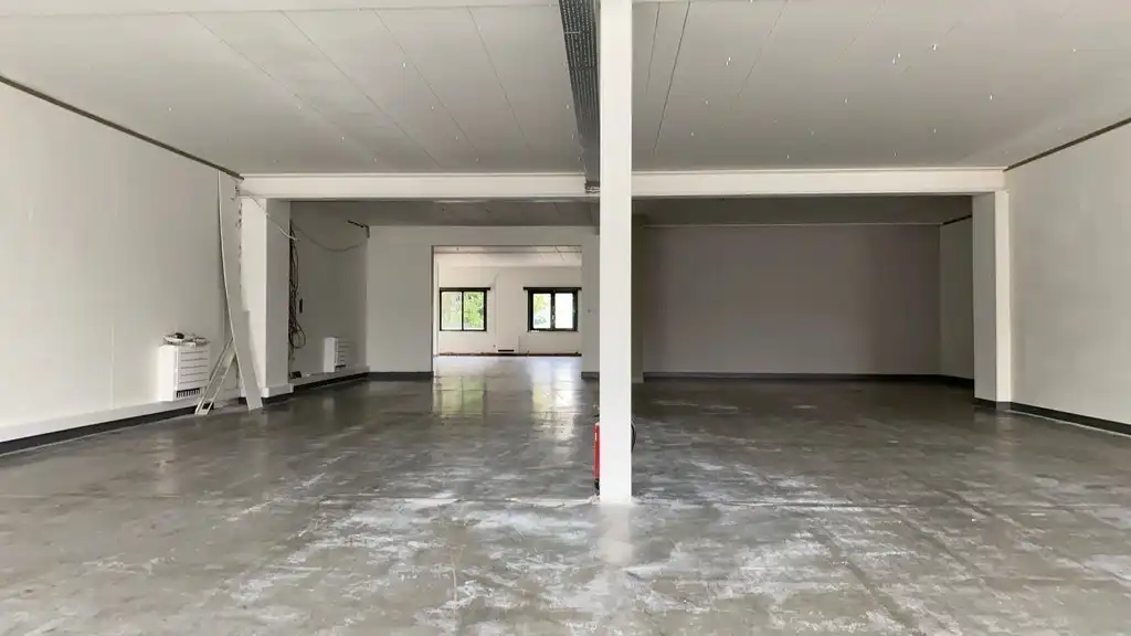 Baanwinkel te huur op zichtlocatie langs N9 in Lievegem foto 7