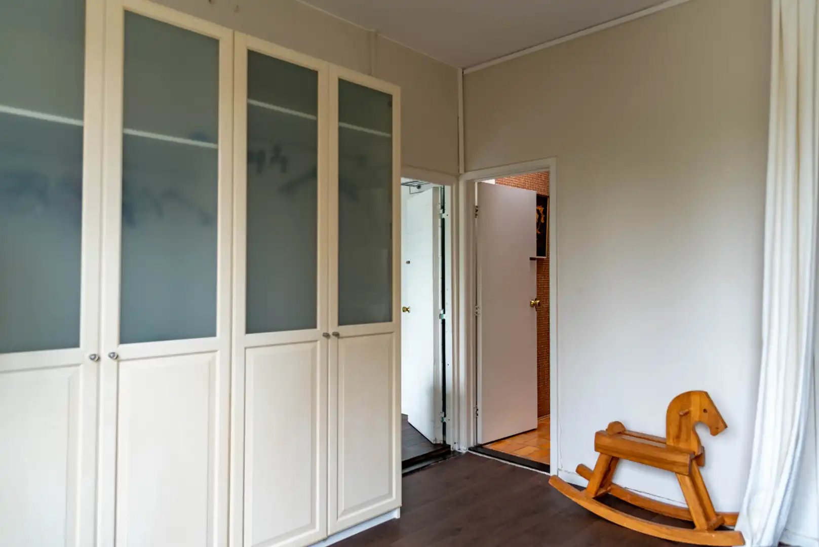 Gemeubeld 2-slaapkamerhoekappartement met groot terra foto 15