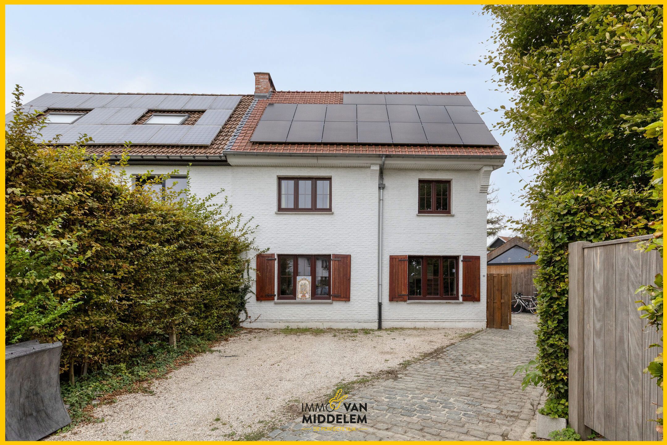 VERNIEUWDE WONING MET 4 KAMERS, TUIN & ZORGUNIT foto {{pictureIndex}}
