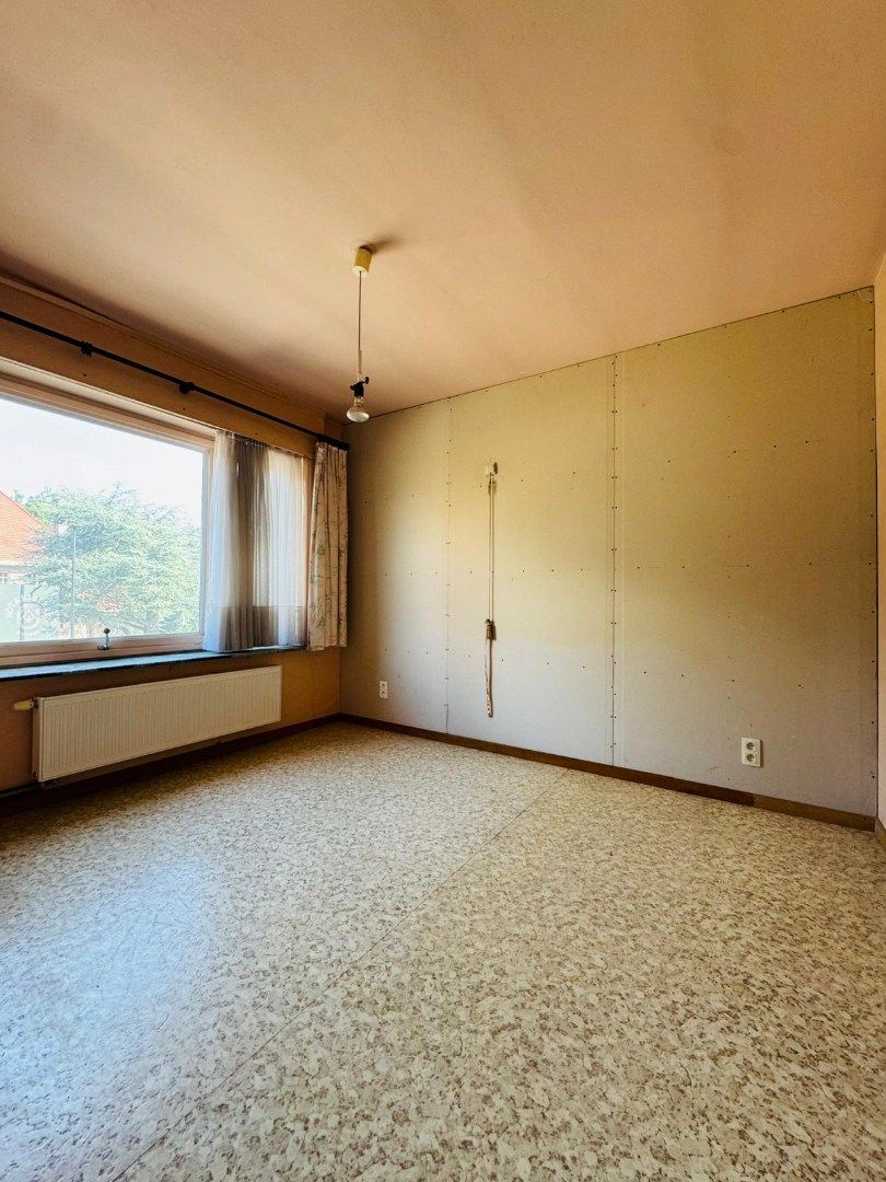 Te renoveren handelswoning op 3239 m² te koop inclusief aangrenzende bouwgrond foto 17