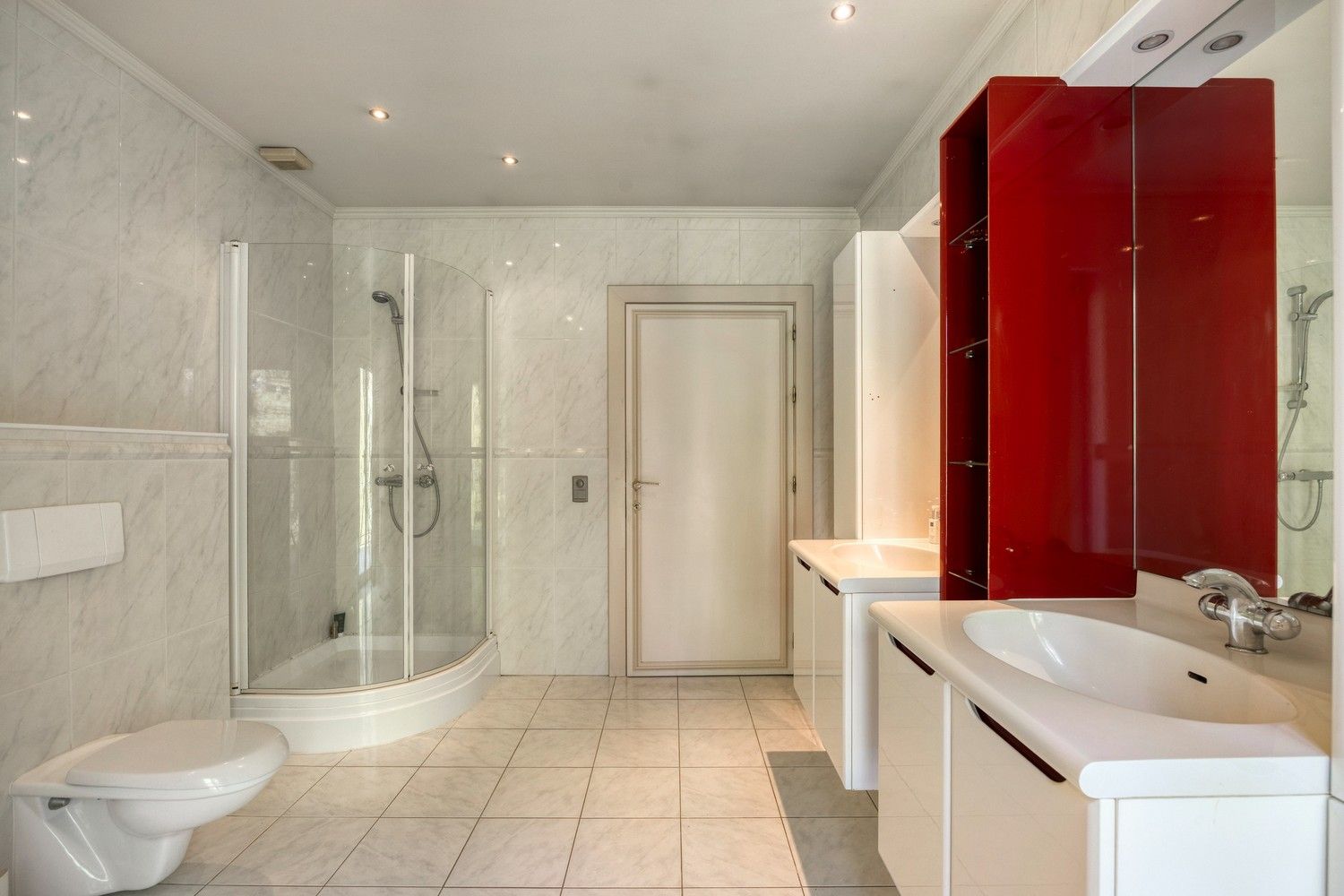 Exclusieve, royale villa in prestigieuze villawijk te Maasmechelen foto 31