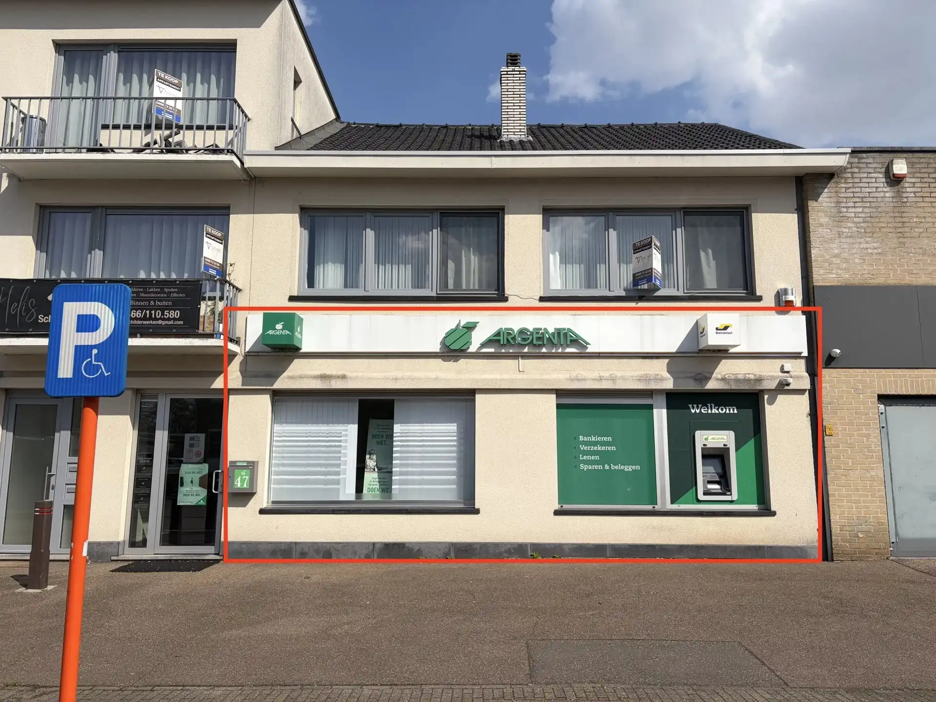 Ruim handelspand op toplocatie in Koersel centrum foto {{pictureIndex}}