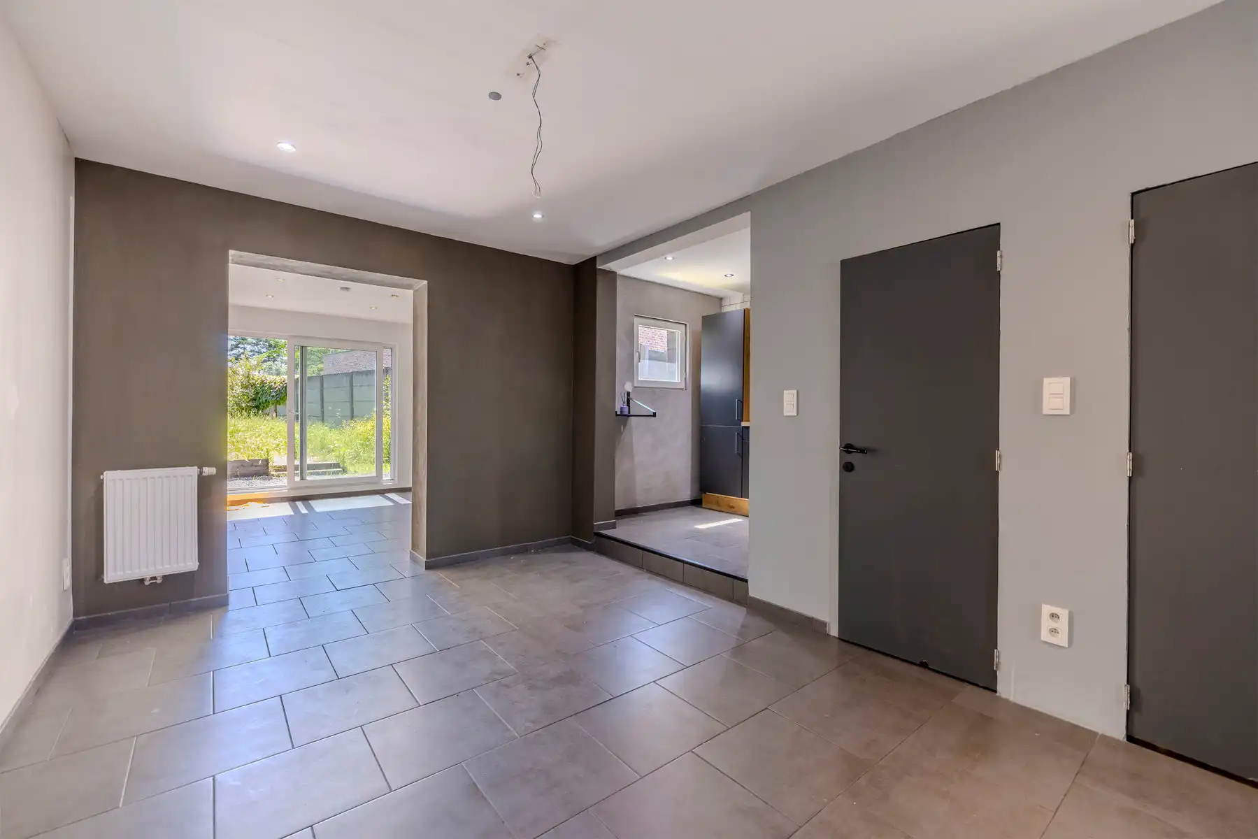 Deels gerenoveerde HOB op een grond van meer 689m² foto 8