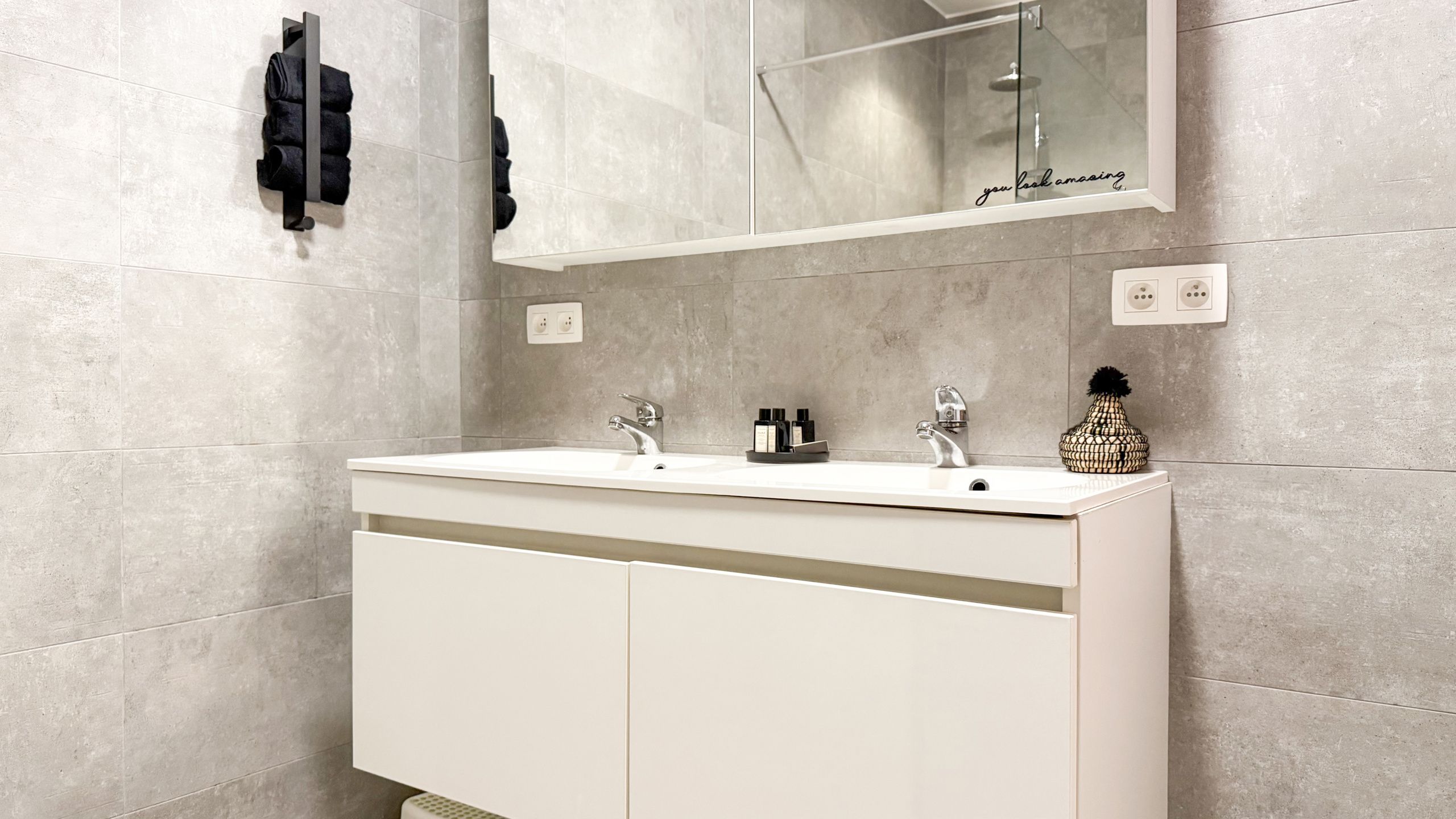 Ruim appartement met 3 slaapkamers en groot terras in Boekt! foto 37