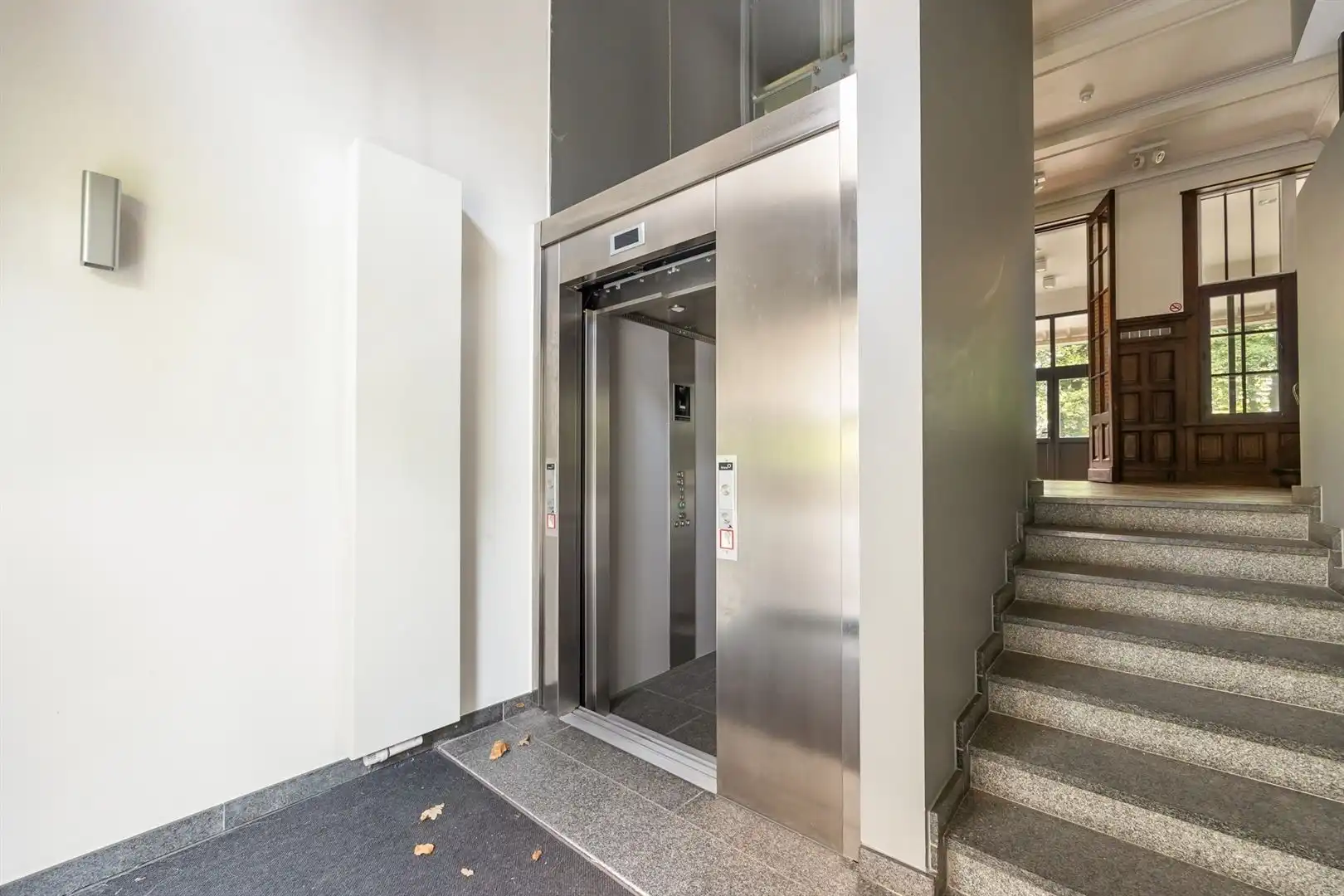 Villa Ullens. Het prachtig gerenoveerde kasteel in hartje Schoten foto 4