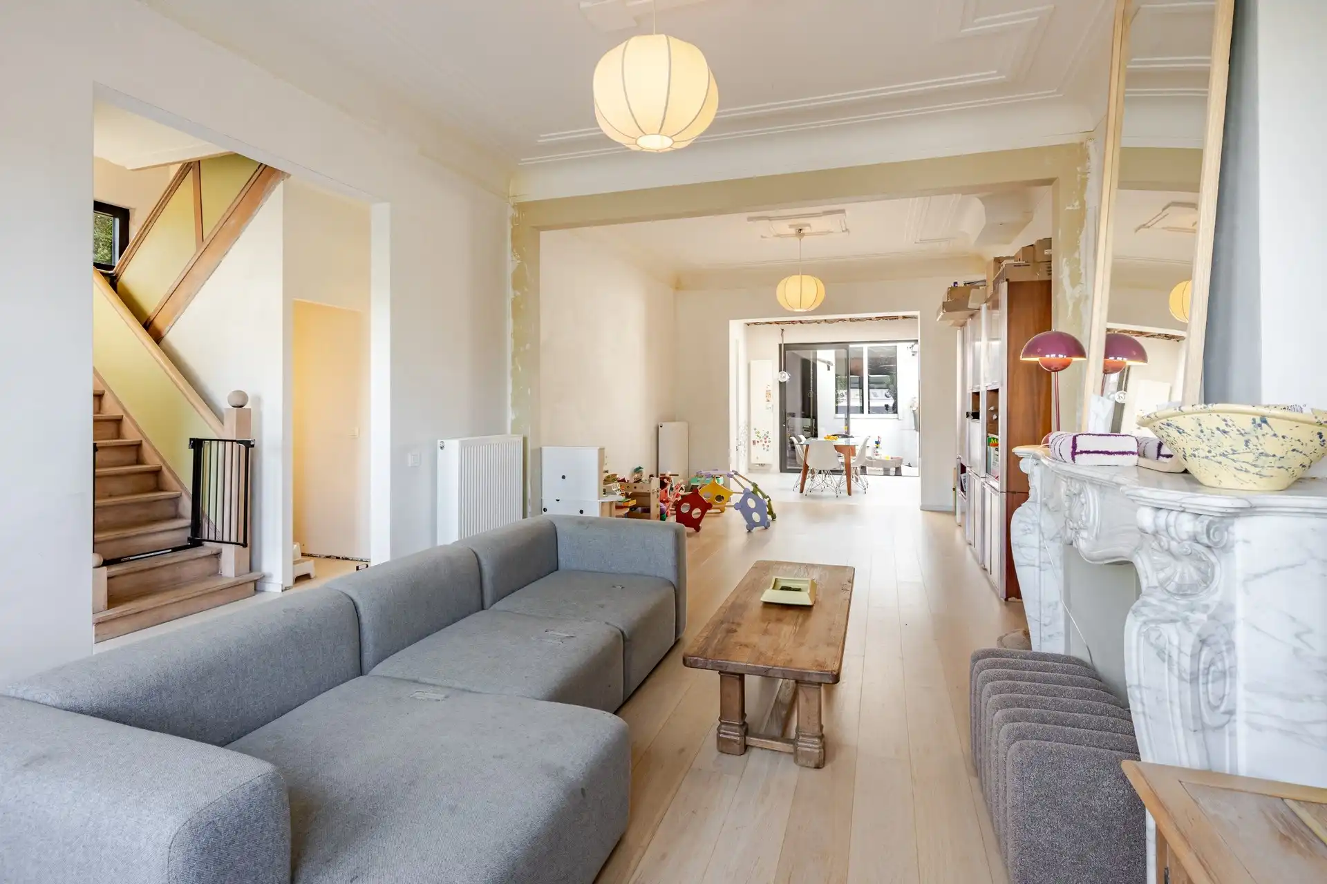 Karaktervol herenhuis met art-decoallure, ruime magazijnen en zuidgerichte tuin  foto 4