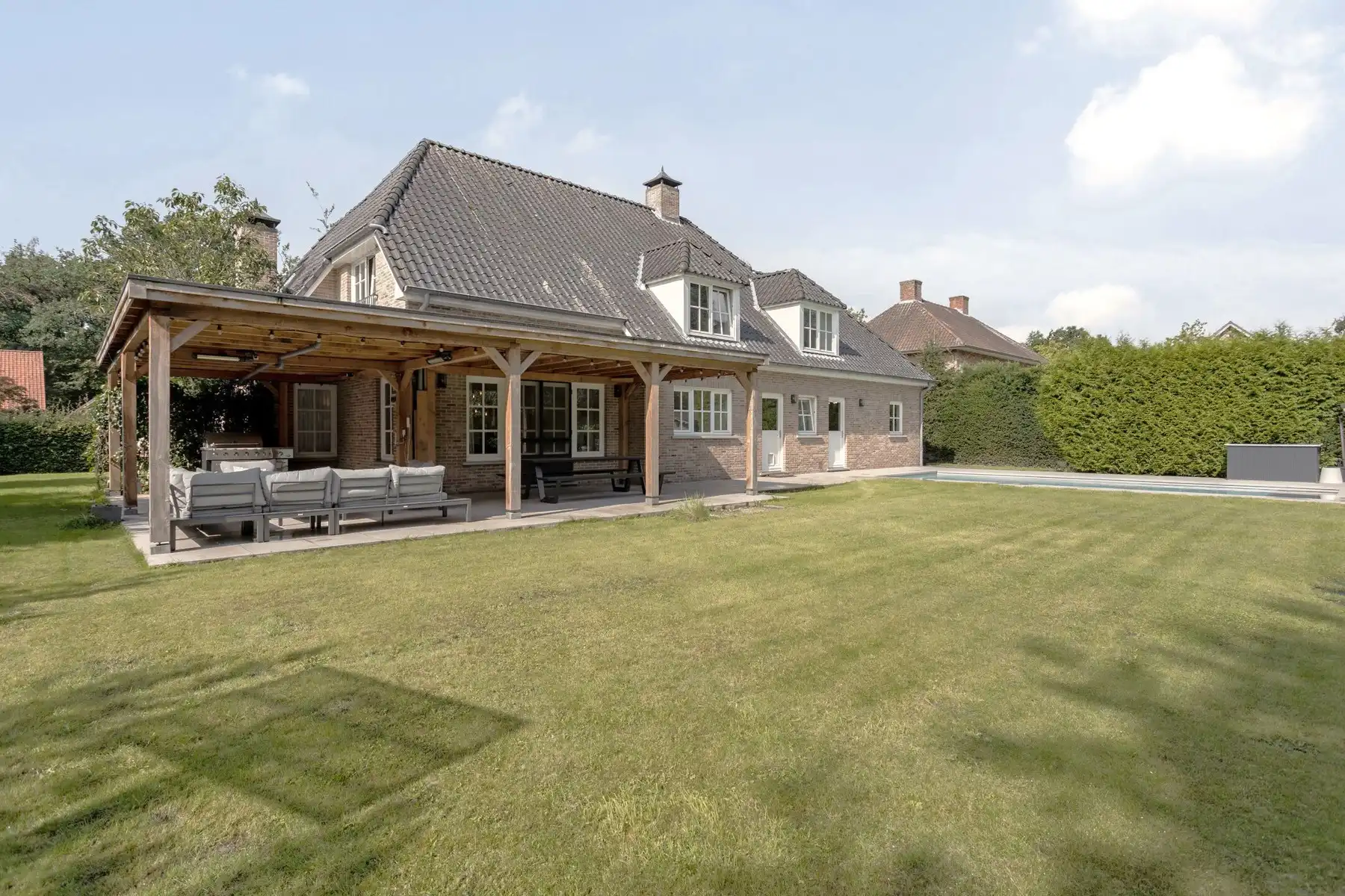 Grotendeels gerenoveerde villa in “De Lint” foto 16