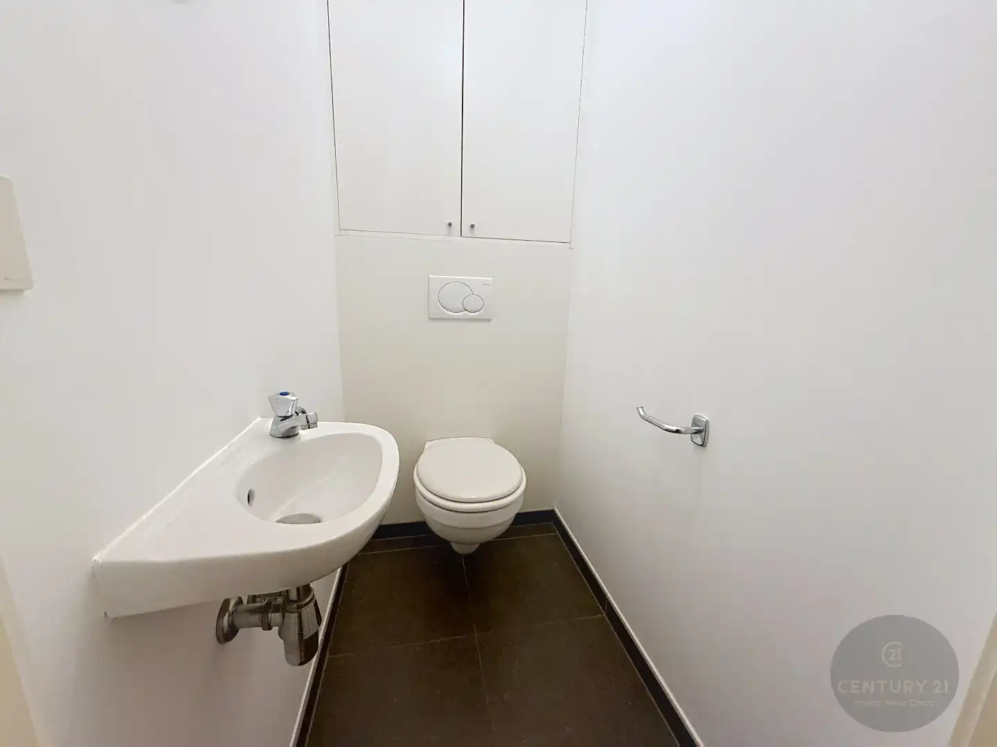 2 slaapkamer appartement met koer en garagestaanplaats foto 4