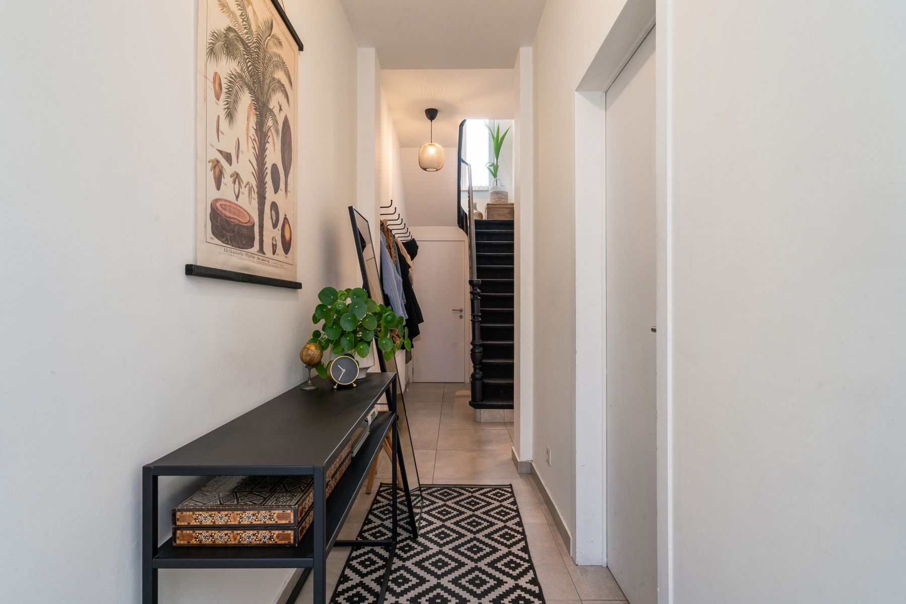 Volledig gerenoveerde rijwoning met stadstuin in Aalst foto 4