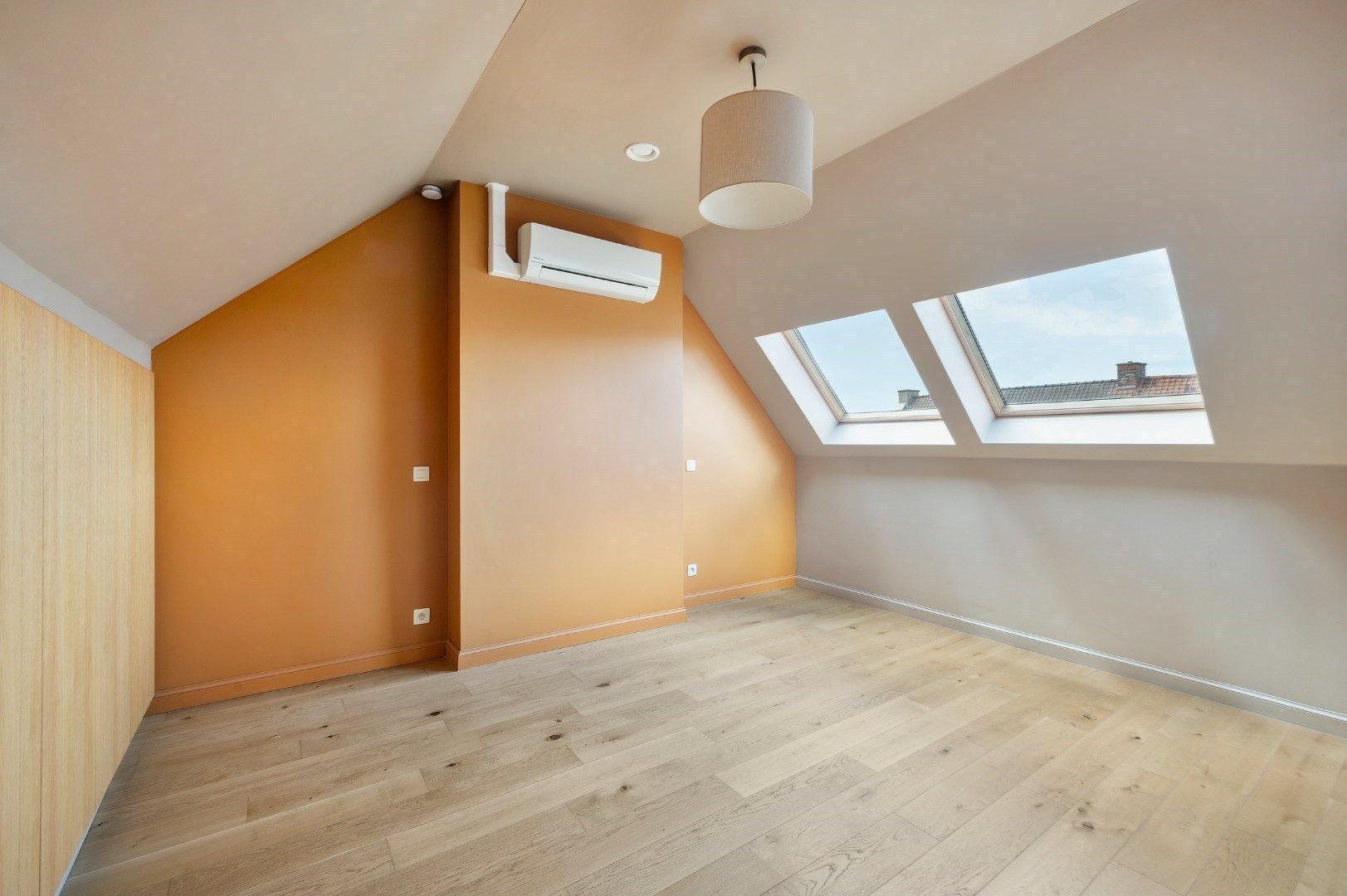 Kwalitatief gerenoveerde rijwoning met tuin, 3 slaapkamers en 2 badkamers op toplocatie in Menen foto 20