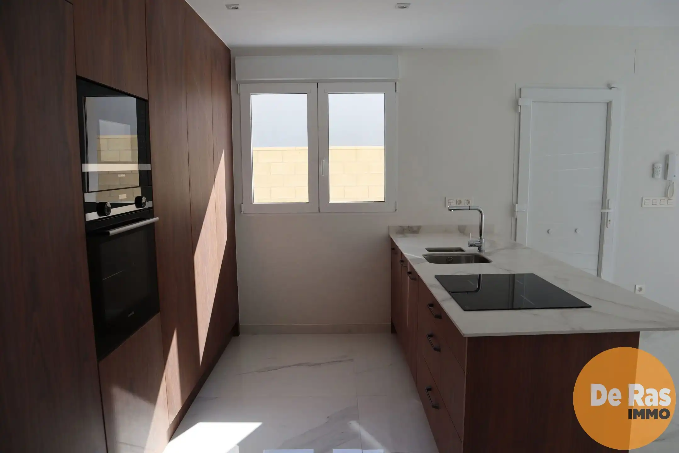 SPANJE- Rustig gelegen villa met zicht op de bergen foto 5