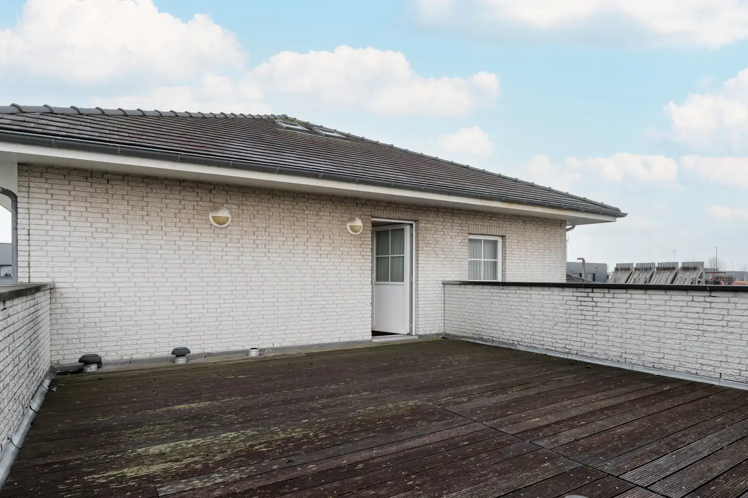 BEDRIJFSPAND MET CONCIERGEWONING foto 73