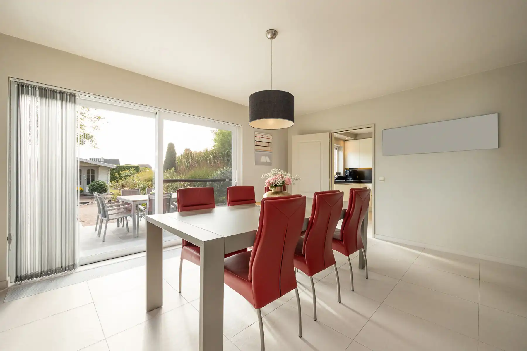 Eigentijdse gezinswoning op een perceel van ca 1.059m² in het centrum van Hoogstraten foto 4