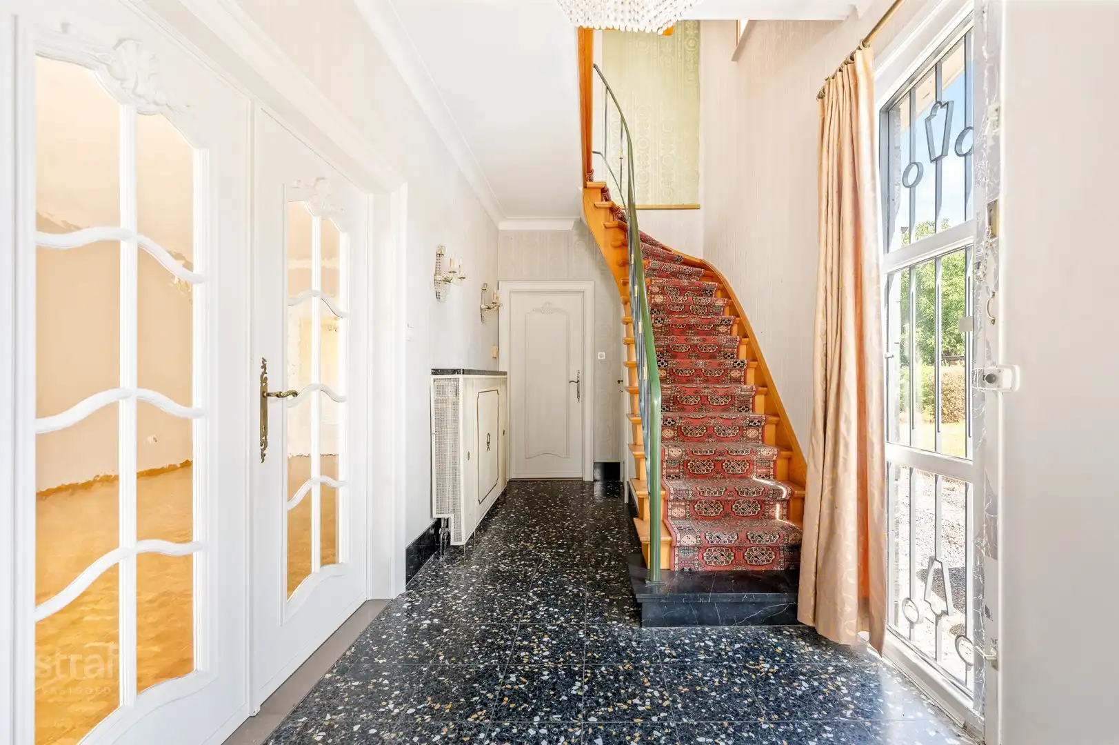 Ruime gezinswoning met grote tuin en tot vijf slaapkamers foto 11