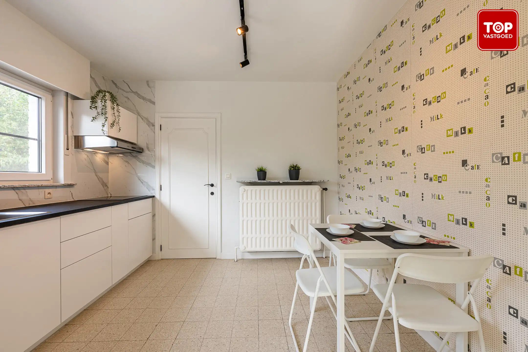 Instapklare open bebouwing met mooie tuin en gelijkvloers karakter.  foto 7
