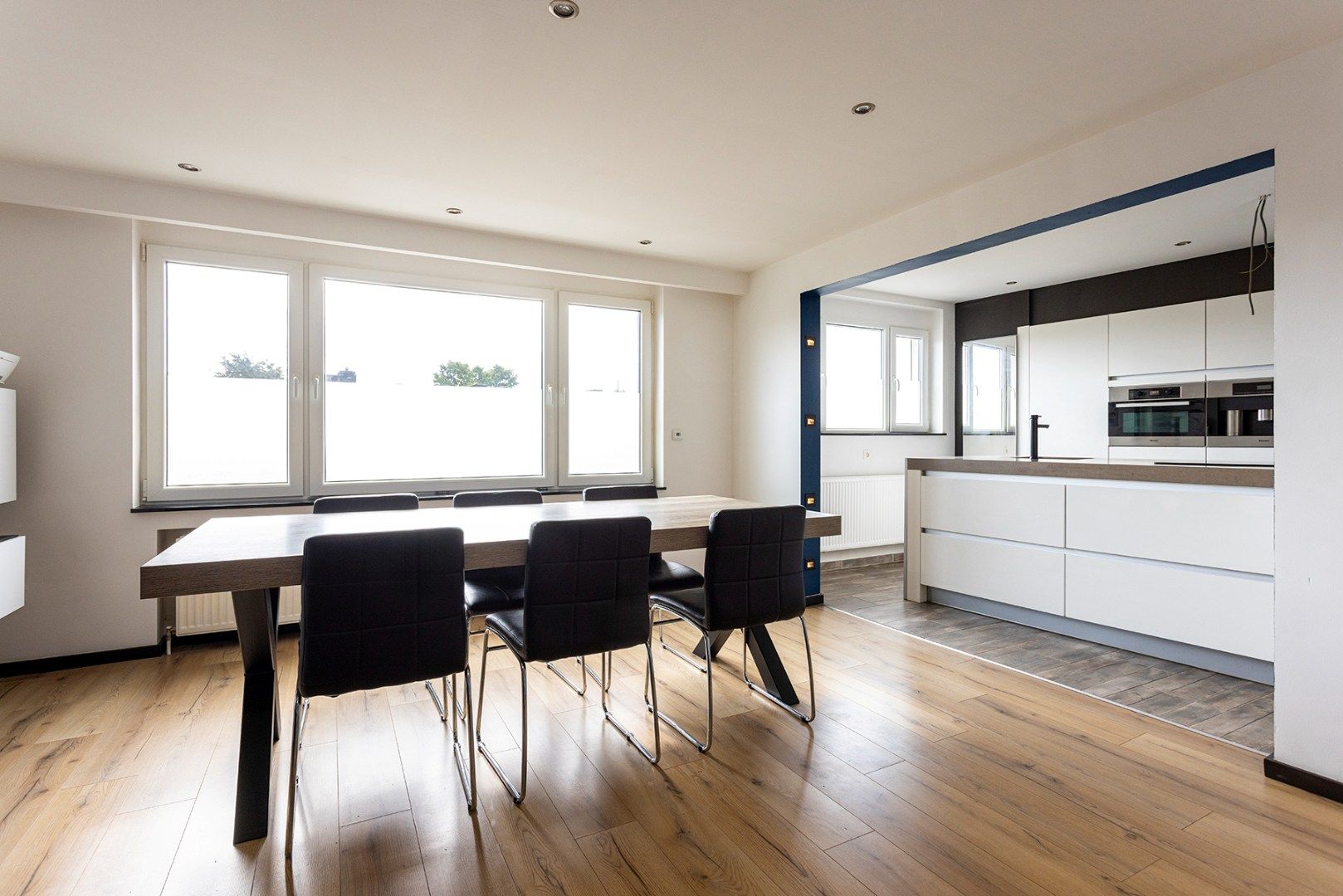 Instapklaar appartement (119m²) met 2 slpk en garage! foto 3