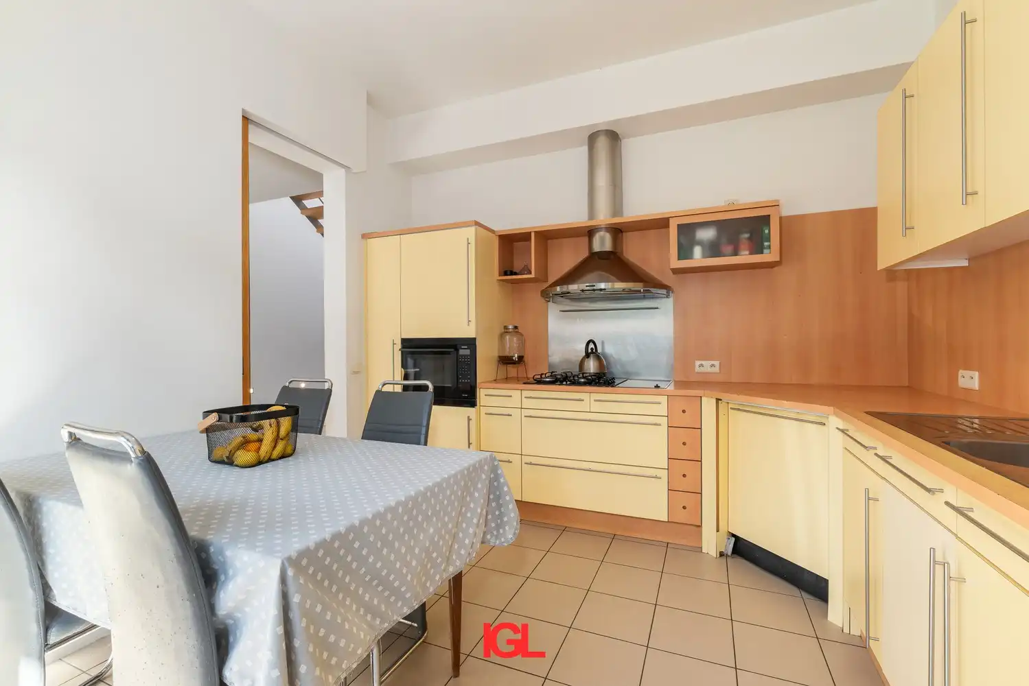 Luxueuze villa in residentiële wijk te huur foto 7