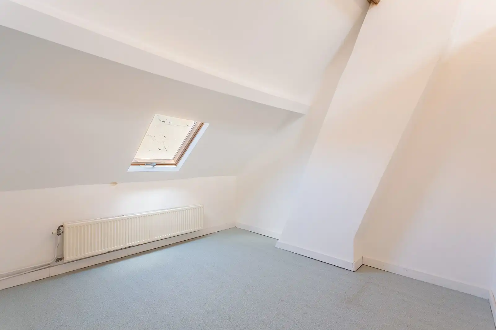 Woning met 6 slaapkamers, volledig naar eigen smaak renoveren foto 28