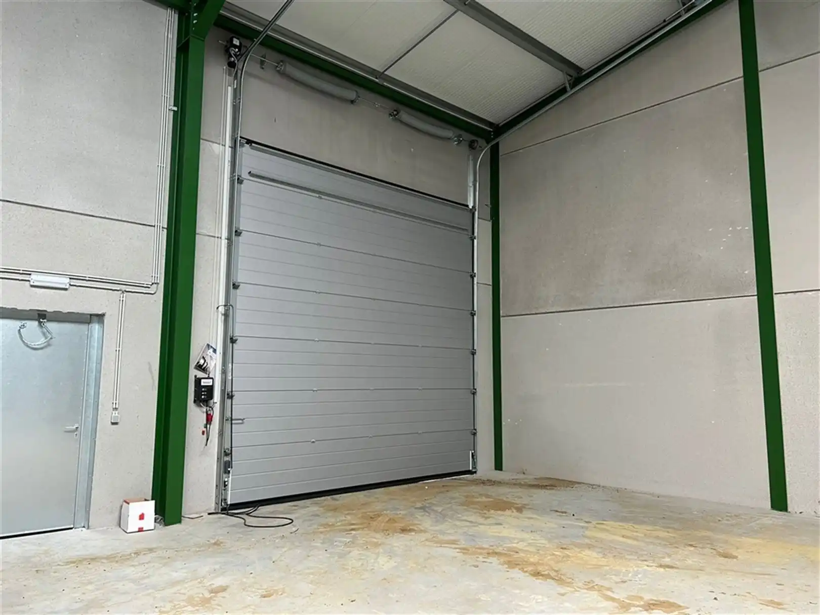 Nieuwbouw KMO units langs de E40 foto 7