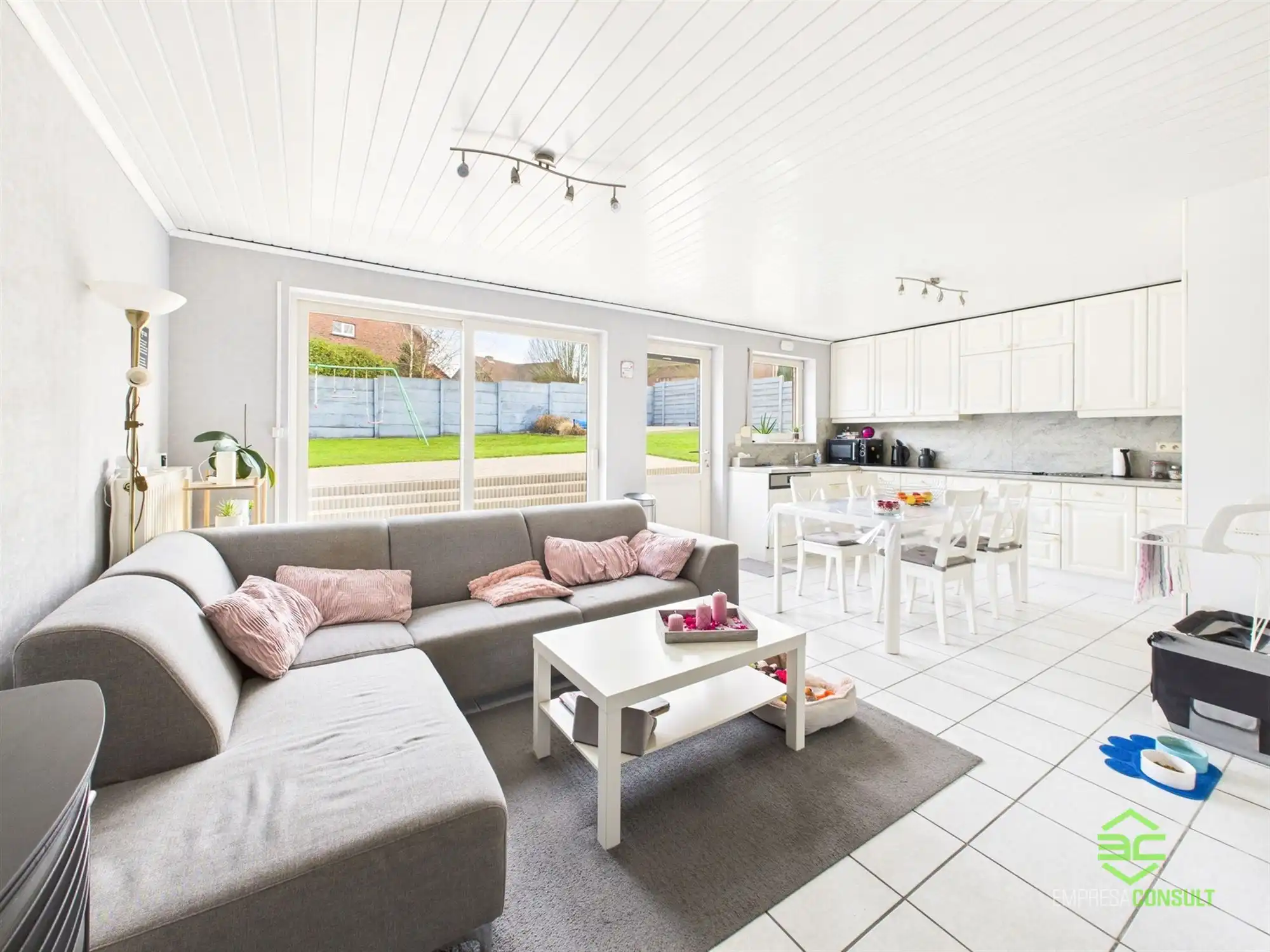 Gezinswoning met 3 slpk op 10a68ca in het centrum! foto 8