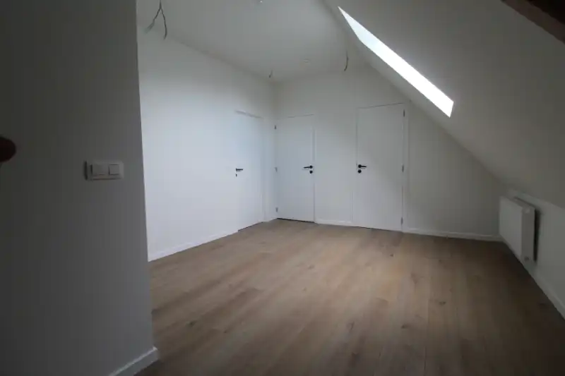 Gerenoveerde woning met drie/vier slaapkamers te Kachtem foto 10