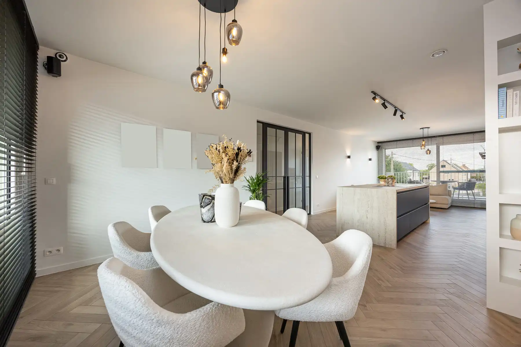 HIGH-END APPARTEMENT MET 2 TERRASSEN foto 3