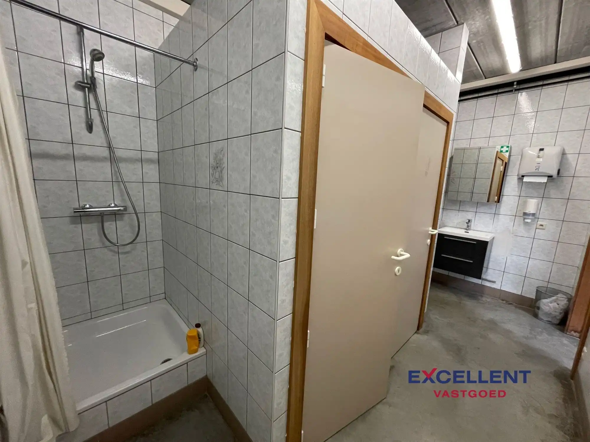 Professionele industriële ruimte in Deinze te huur! foto 11