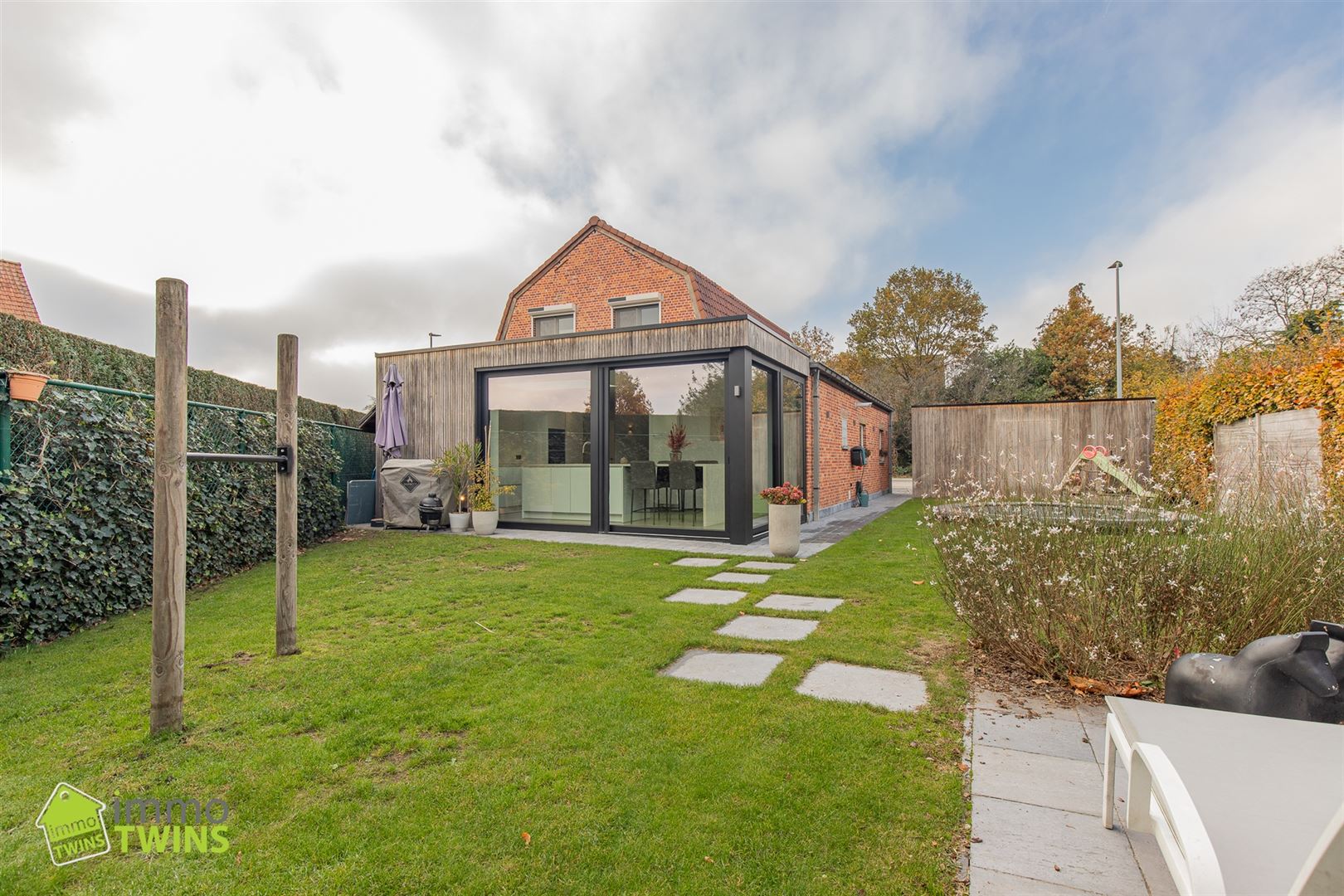 Gezellige open bebouwing met garage, tuin en oprit te Grembergen foto 10