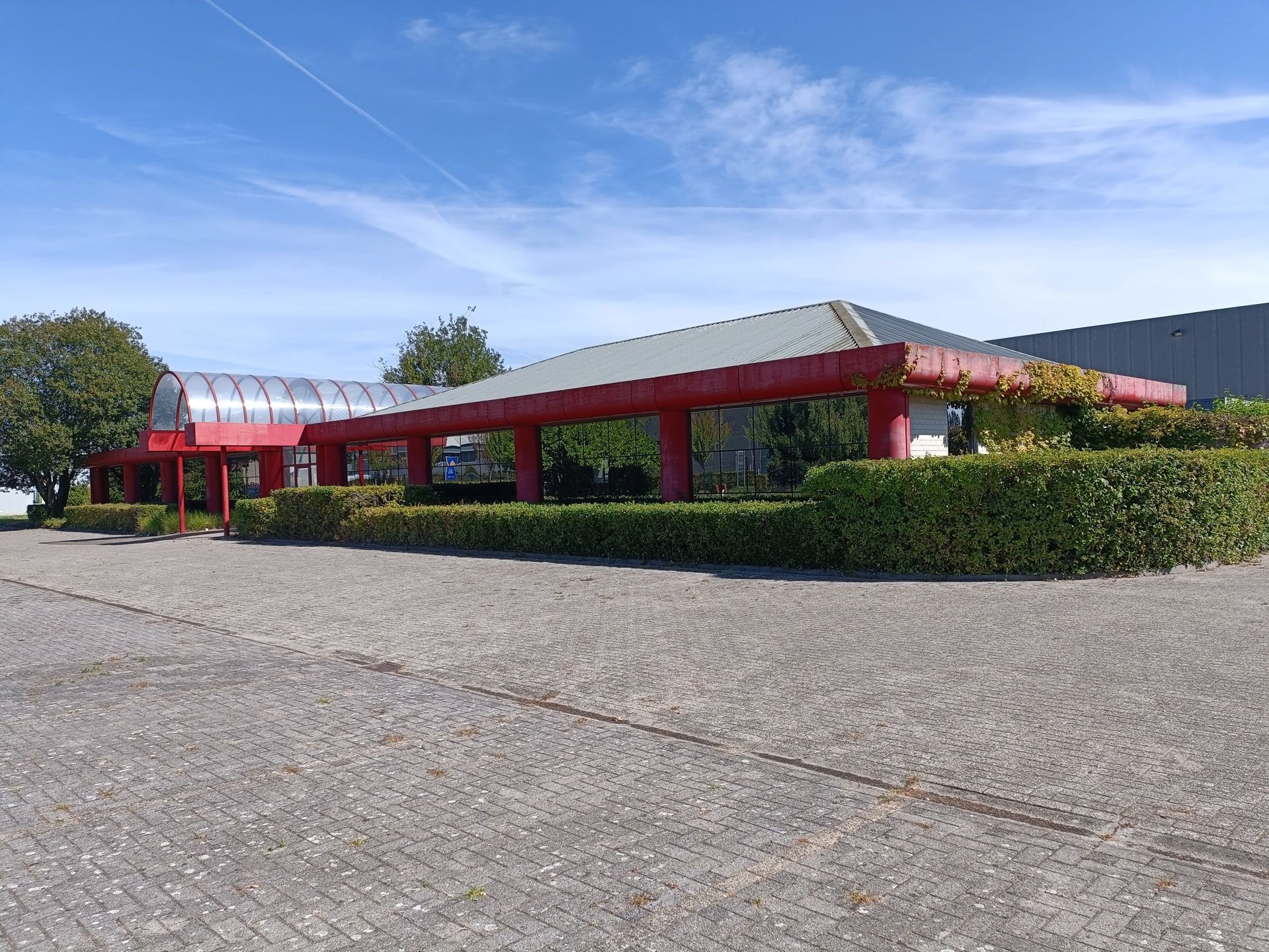 Industrieel gebouw te huur in Malle foto 2