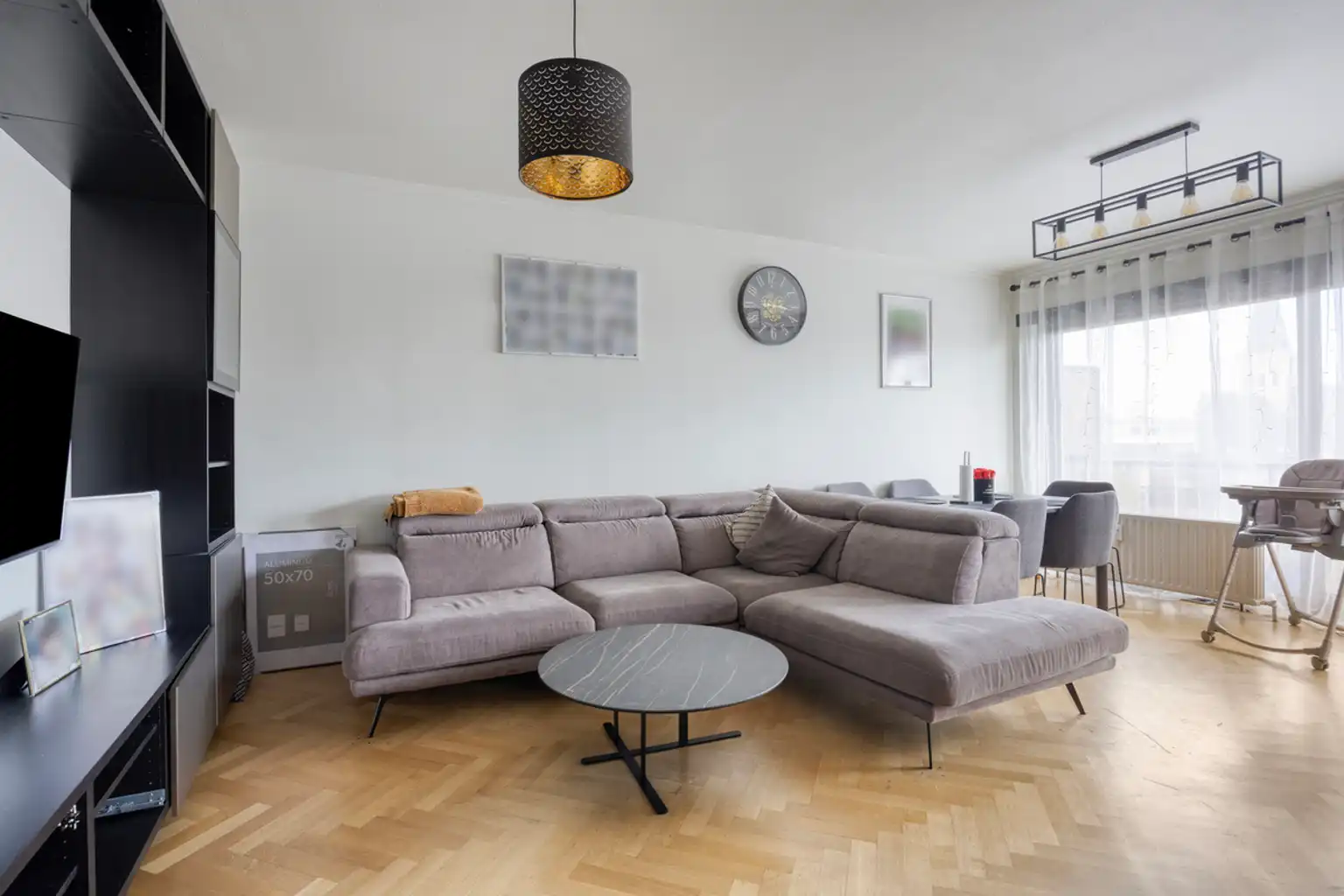 Gerenoveerd appartement met twee slaapkamers en parking foto 5