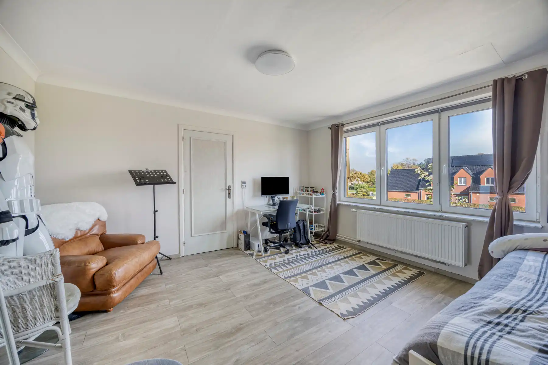 Gerenoveerde woning met 6 slaapkamers foto 27