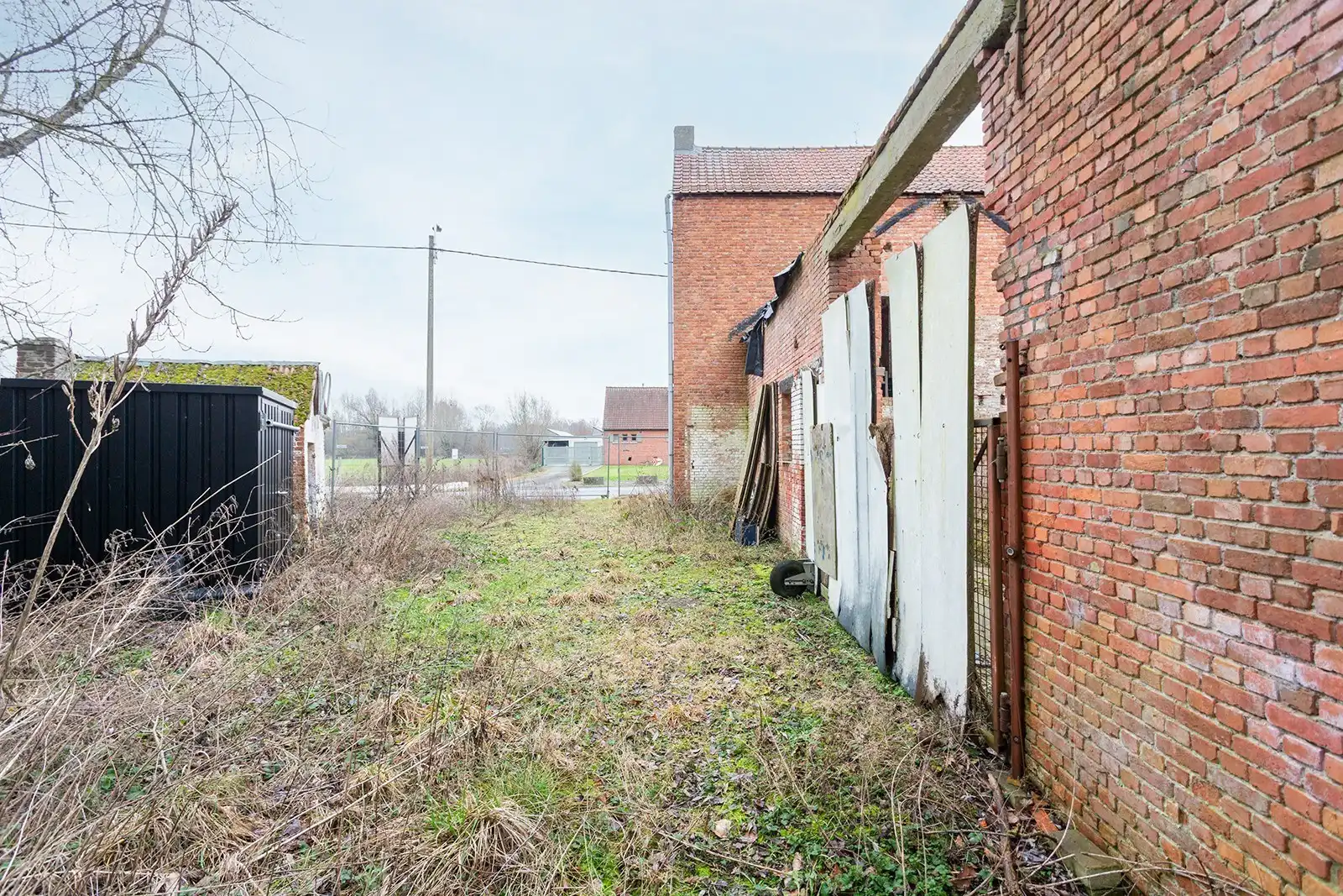 Te renoveren woning met enorm potentieel in het groene Kapelle-op-den-Bos foto 3